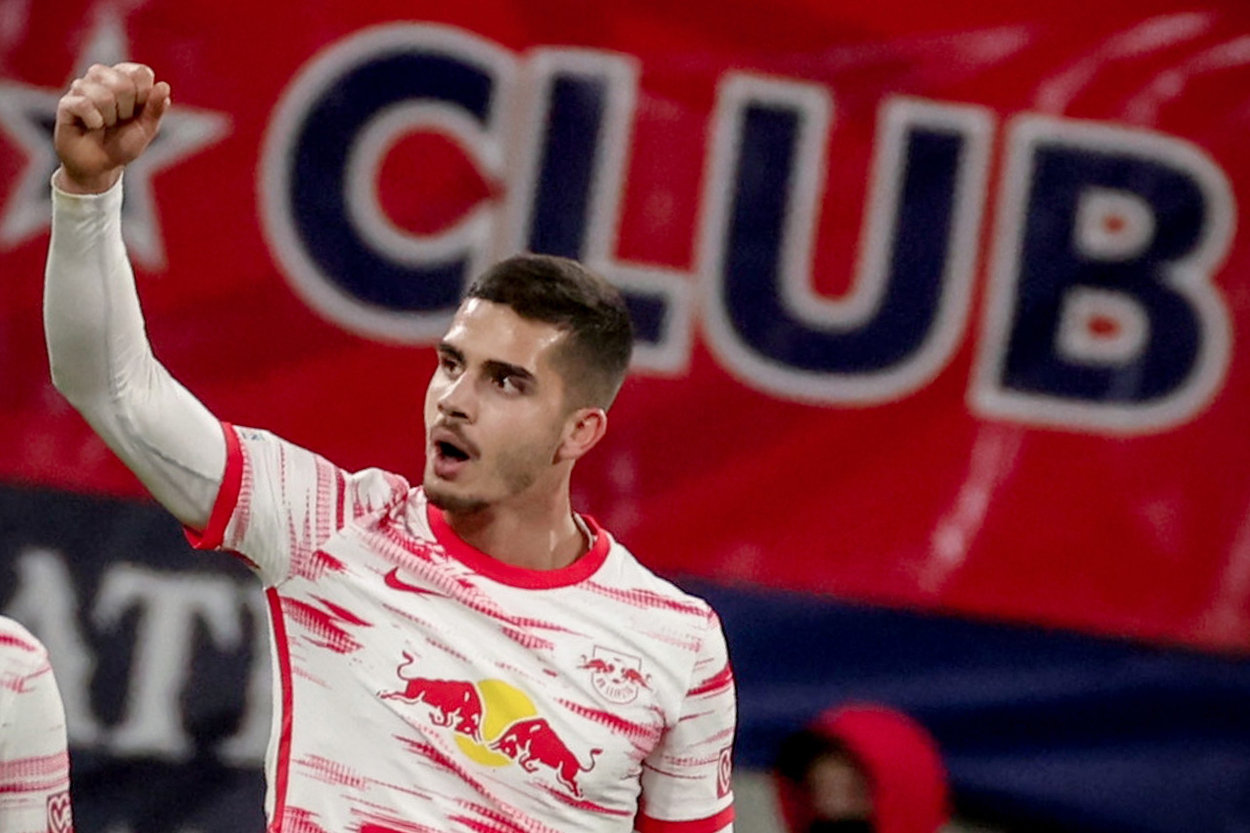 Liga dos Campeões: André Silva marca no triunfo do Leipzig sobre o Manchester City