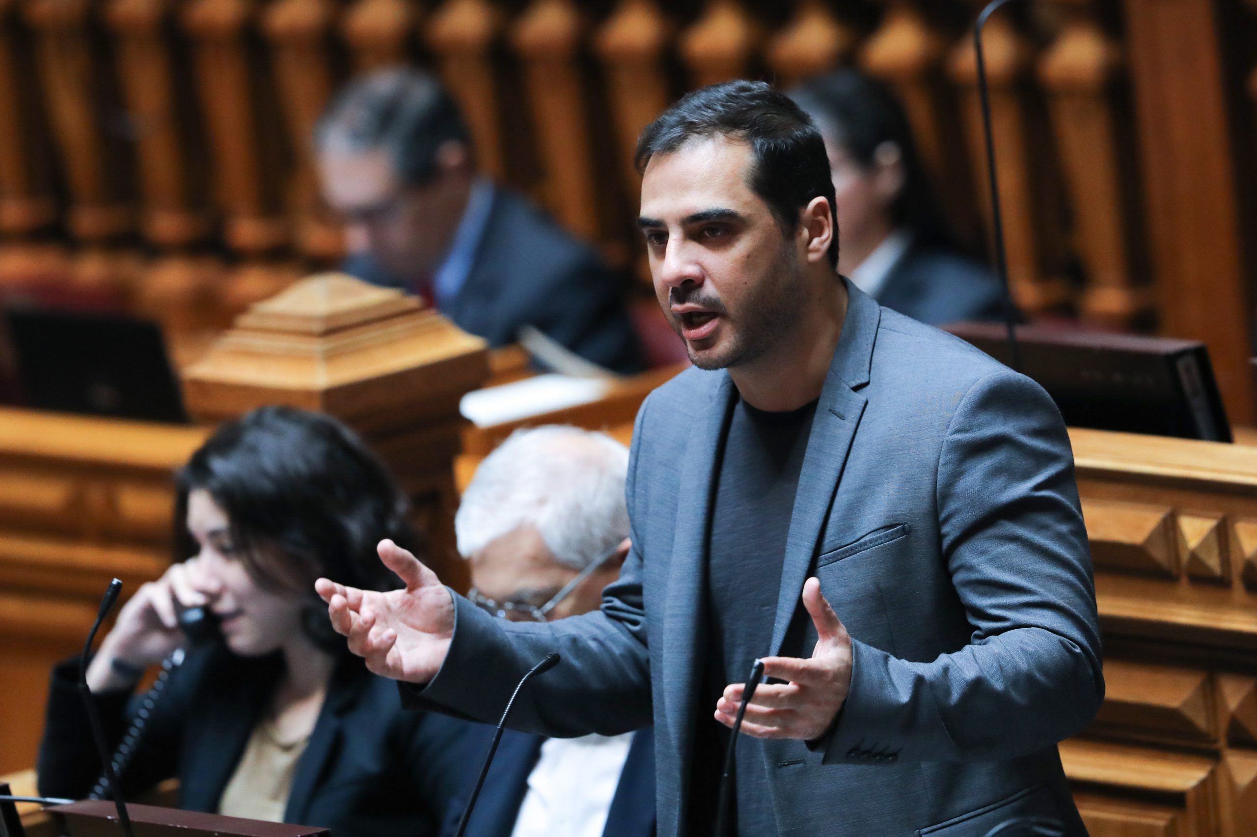 PCP exige listas de devedores de todos os bancos intervencionados no parlamento