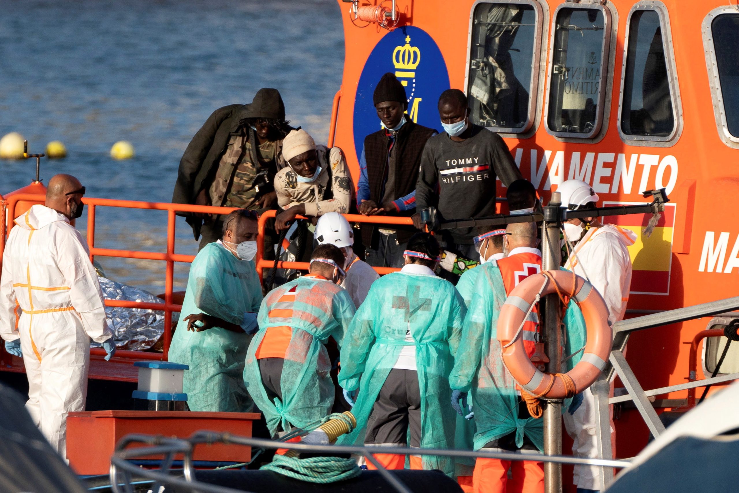 Cerca de 100 migrantes resgatados no mar da Gran Canária