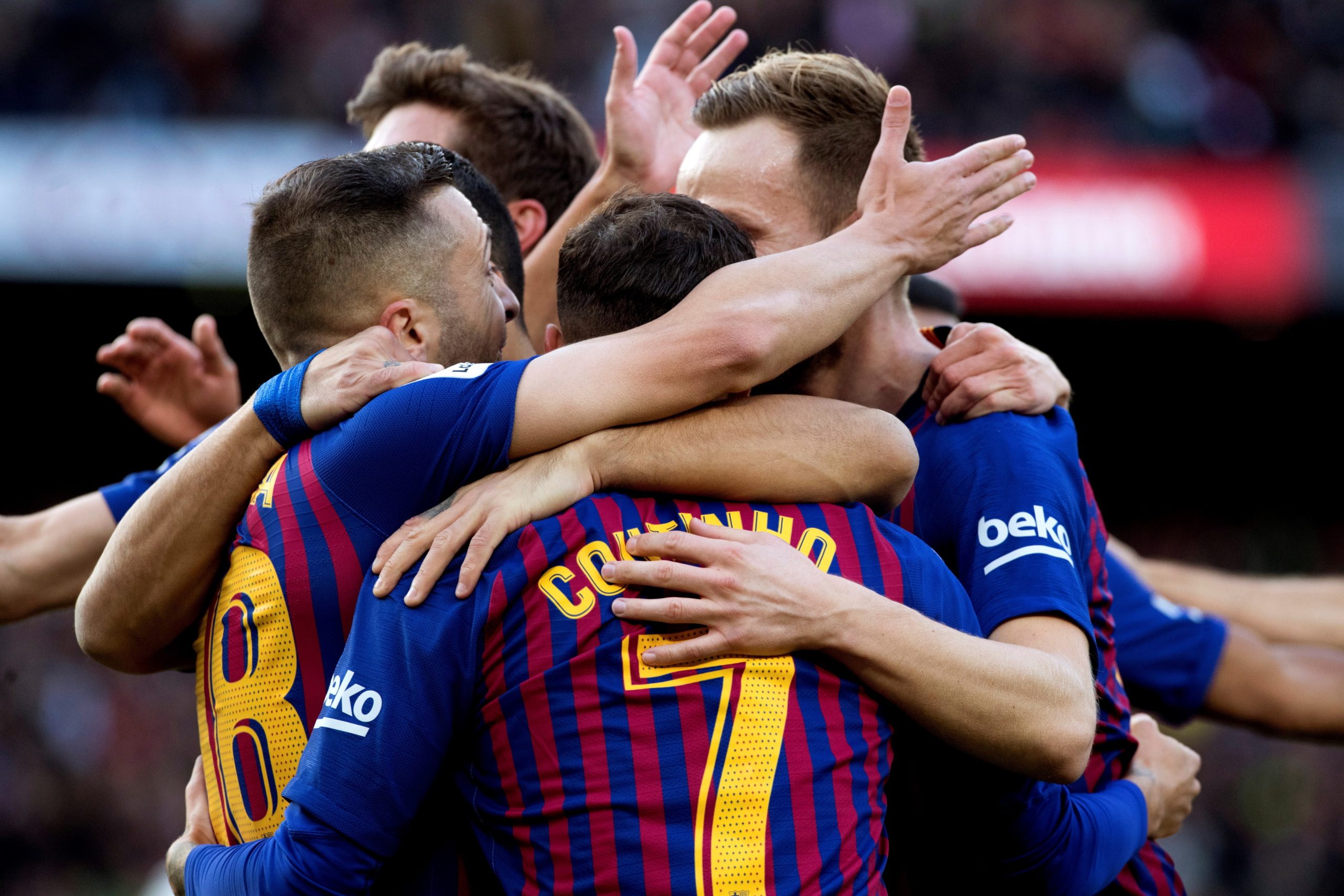 FC Barcelona ‘afunda’ Real Madrid com goleada por 5-1