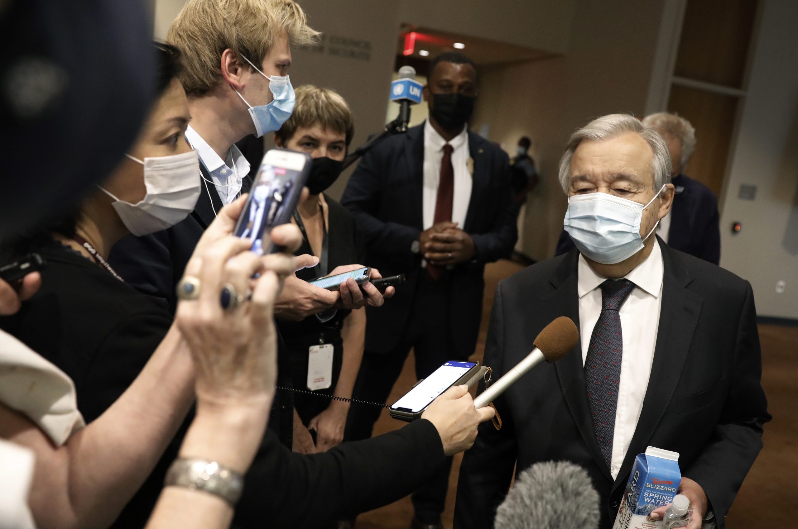 Mário Draghi e Guterres debatem crise aberta por talibãs