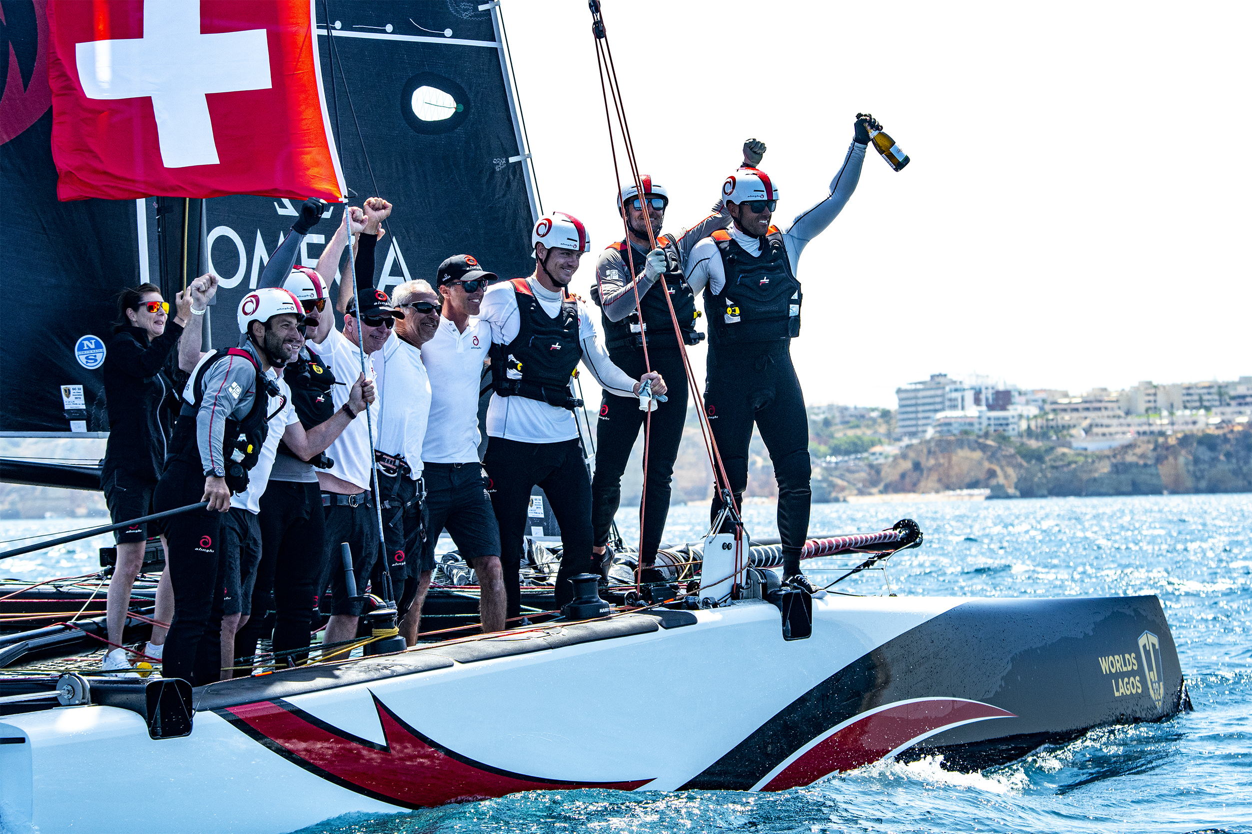 Mundial de GC32: Suíços da Alinghi vencem. Organização elogia Lagos e quer voltar no próximo ano