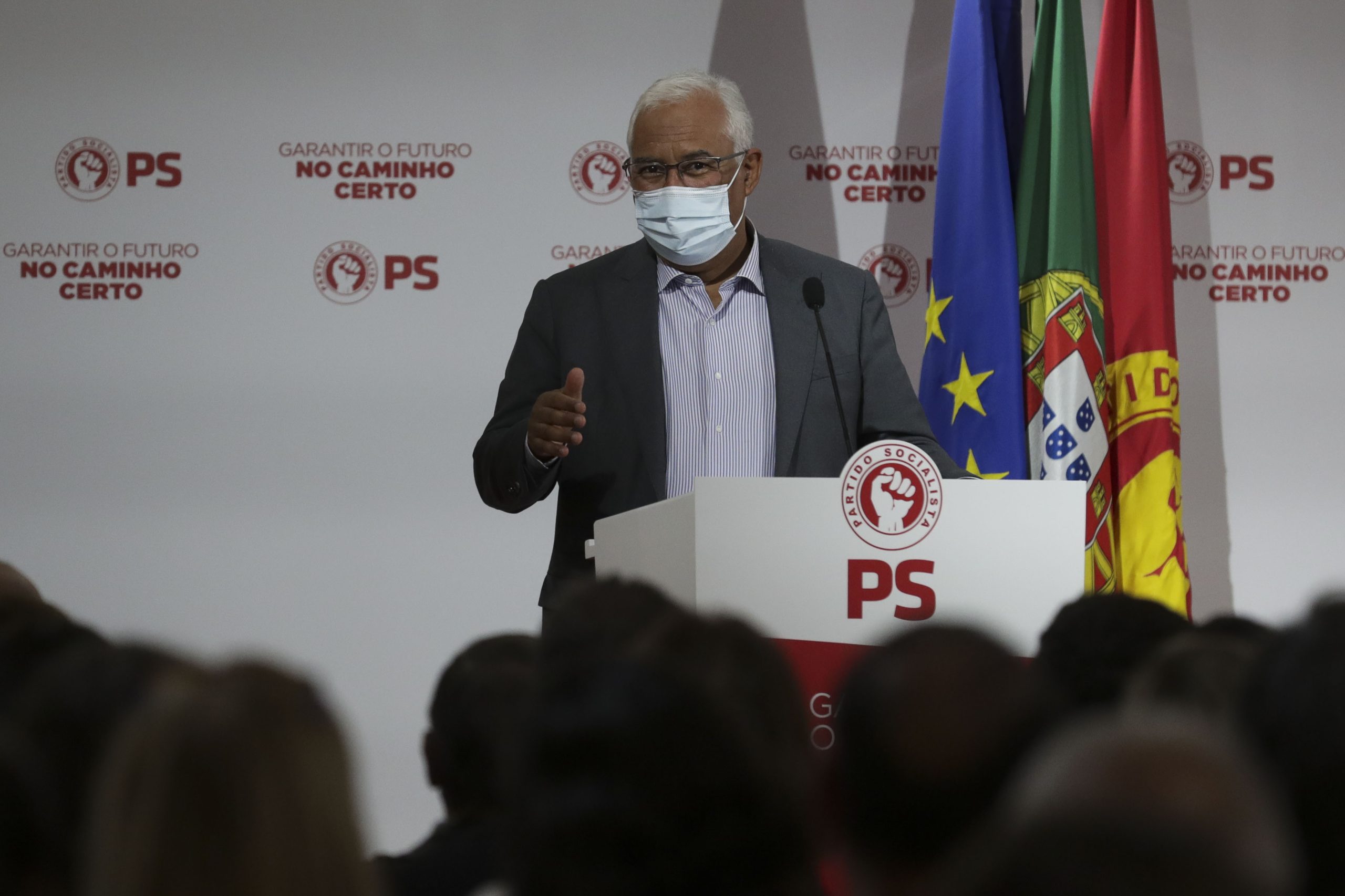 Governo quer salário mínimo em 850 euros em 2025 e isenção de IRS para mais 200 mil cidadãos