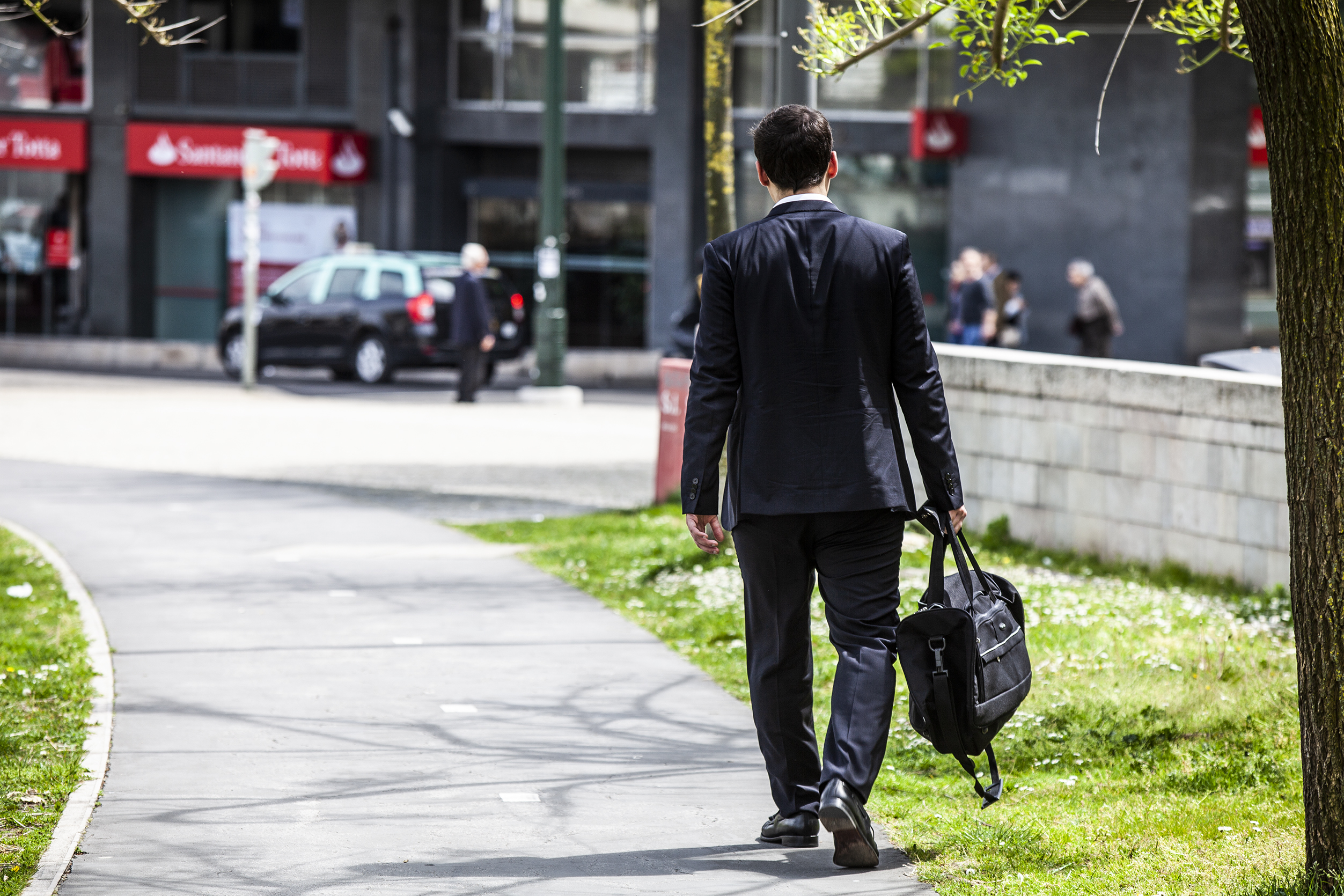 Parlamento recomenda ao Governo levantamento sobre desigualdades salariais em todos os setores