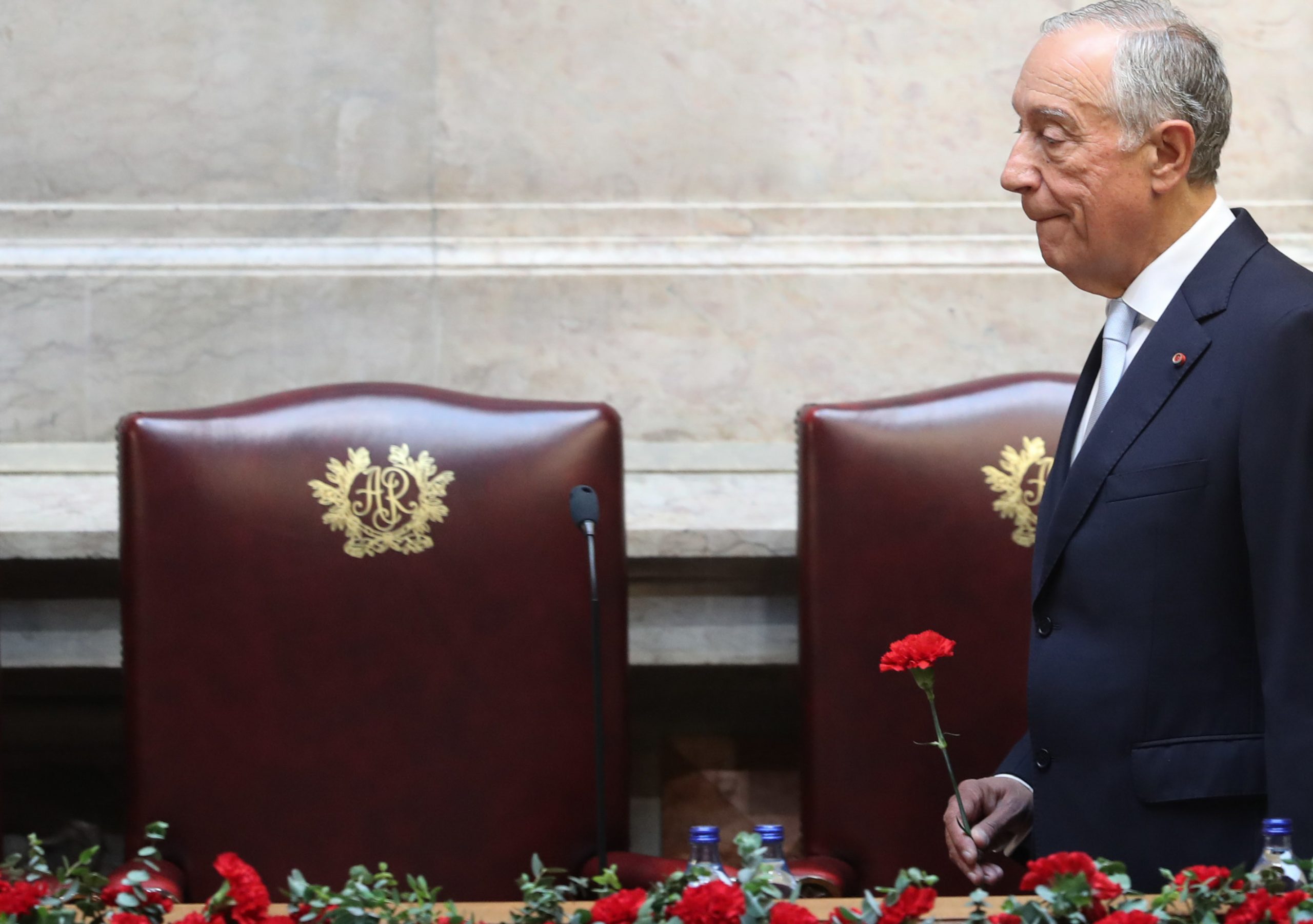 25 Abril: Sessão solene reduzida a menos de cem pessoas. Saiba quem irá fazer intervenções