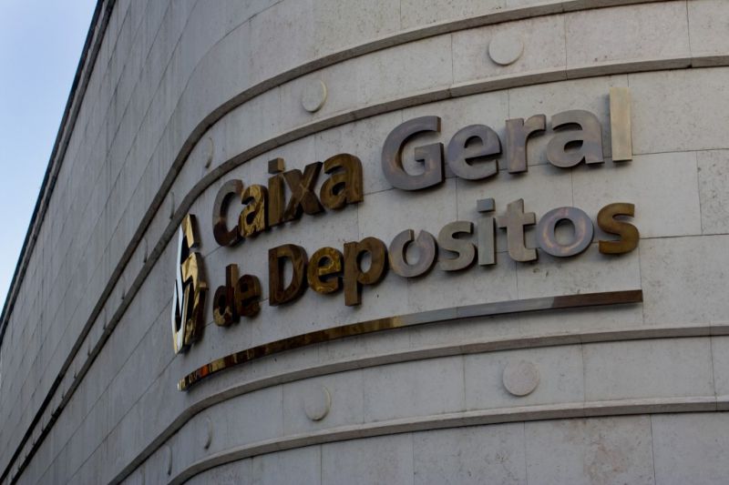 Dois bancos espanhóis e fundo investimento na corrida à compra do banco da Caixa Geral de Depósitos em Espanha