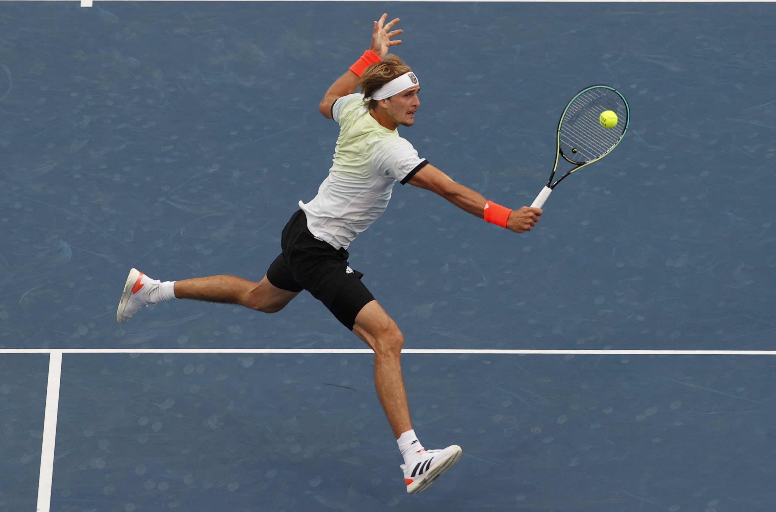 Alexander Zverev ultrapassa Rafael Nadal no ‘ranking’ mundial de ténis