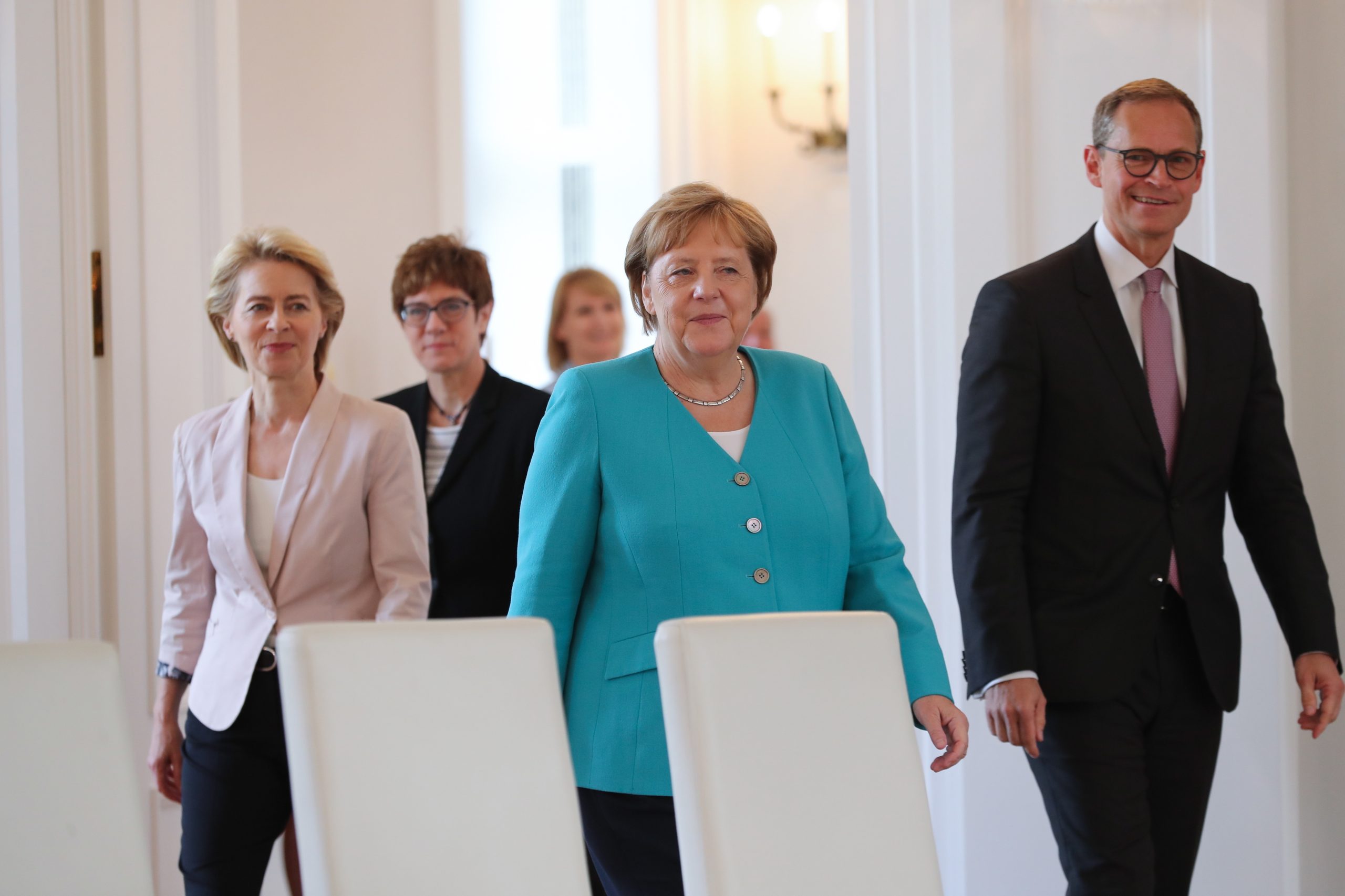 Merkel assinala atentado falhado contra Hitler com apelo contra extrema-direita