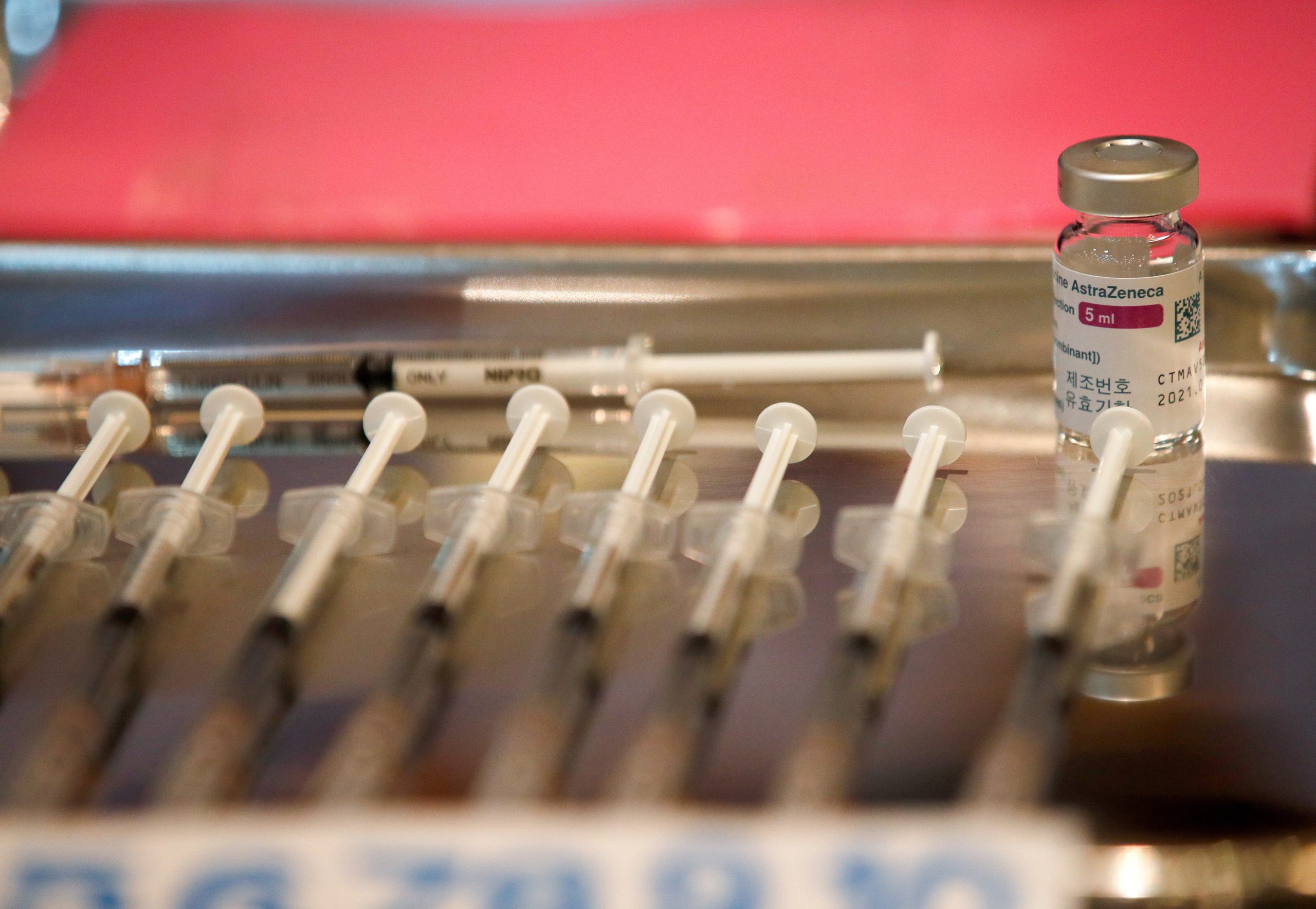 Covid-19. Países Baixos suspendem vacina da AstraZeneca até 28 de março