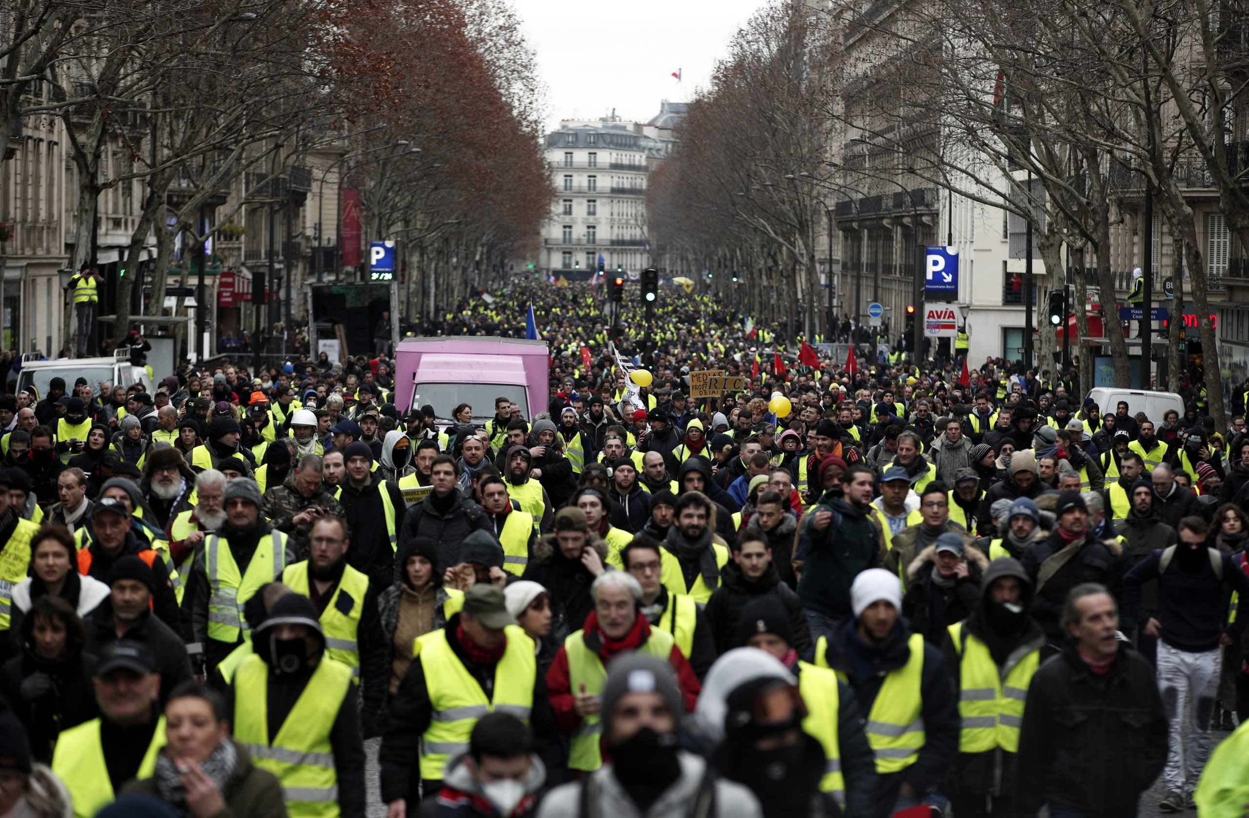 Coletes amarelos voltam às ruas na França pelo 21º sábado consecutivo