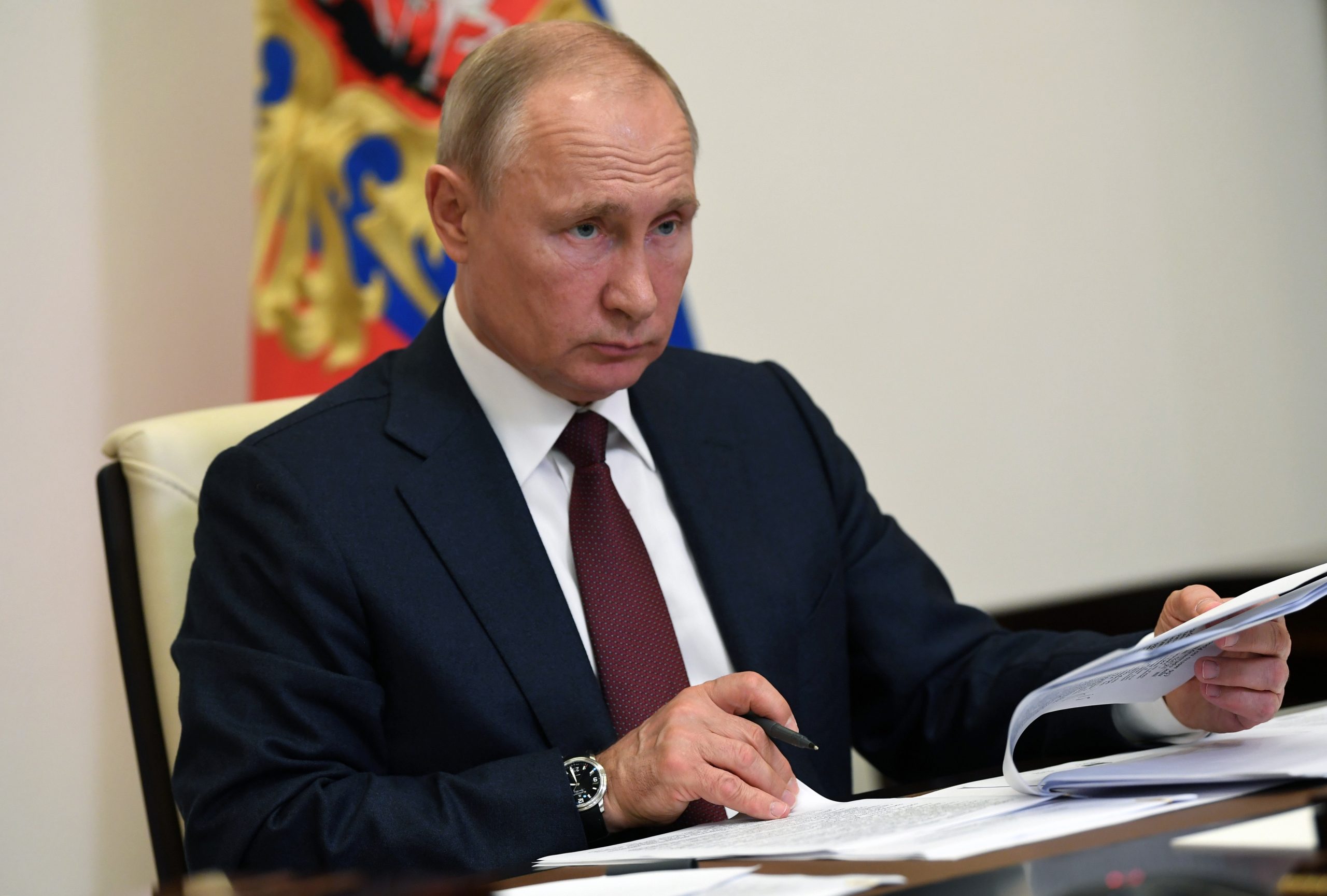 Putin aprova doutrina de dissuasão nuclear da Rússia