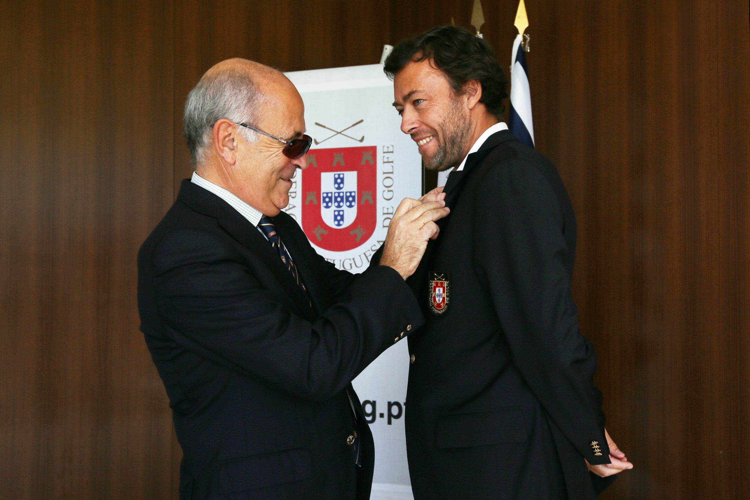 Um golfe entre a revolução democrática e a redução do IVA. Objetivos do primeiro presidente-executivo
