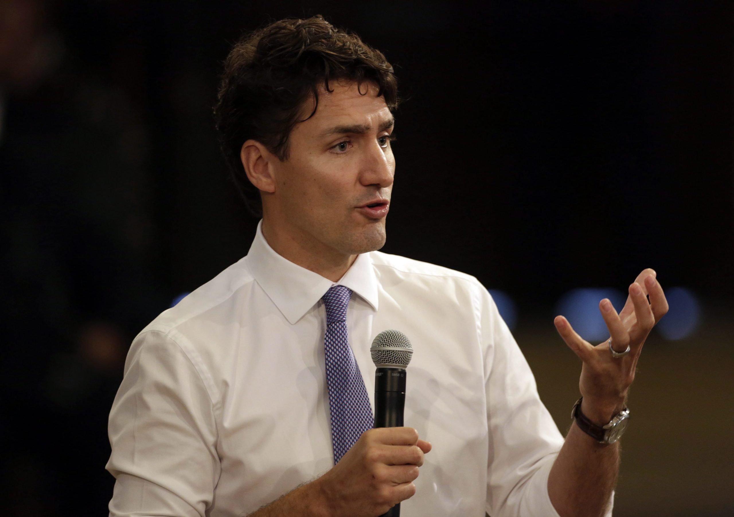 Primeiro-ministro canadiano aberto a analisar queixas portuguesas sobre imigração