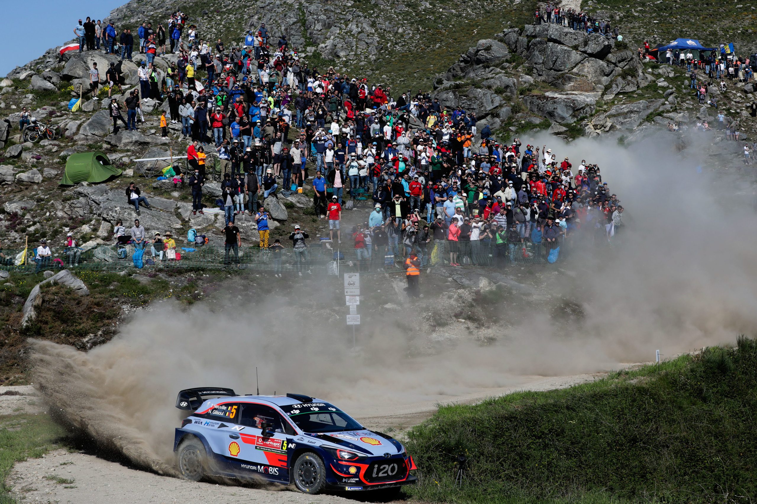 Neuville no comando do Rali de Portugal após ‘razia’ do segundo dia