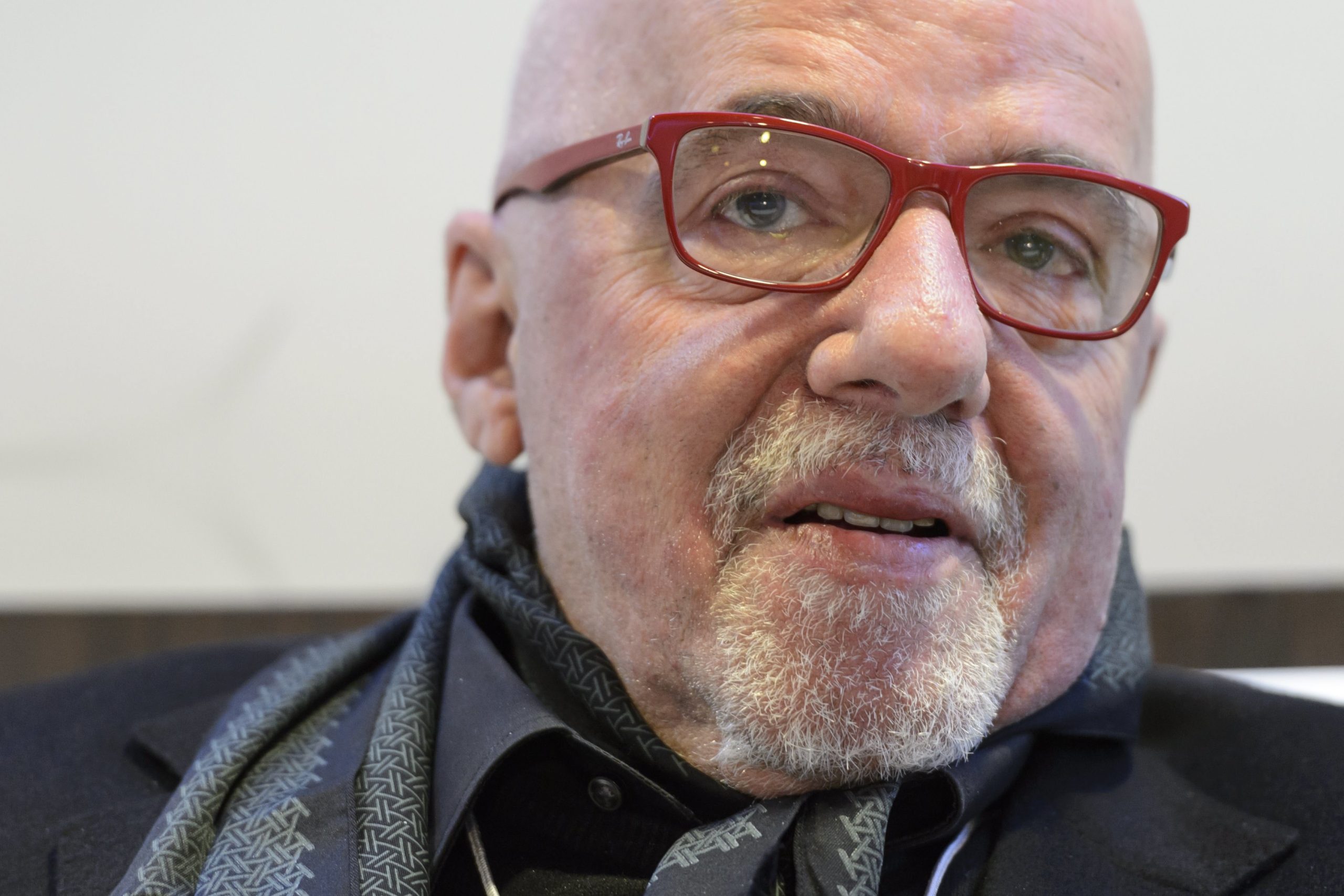 Escritor Paulo Coelho diz que brasileiros negligenciam história tanto quanto o governo