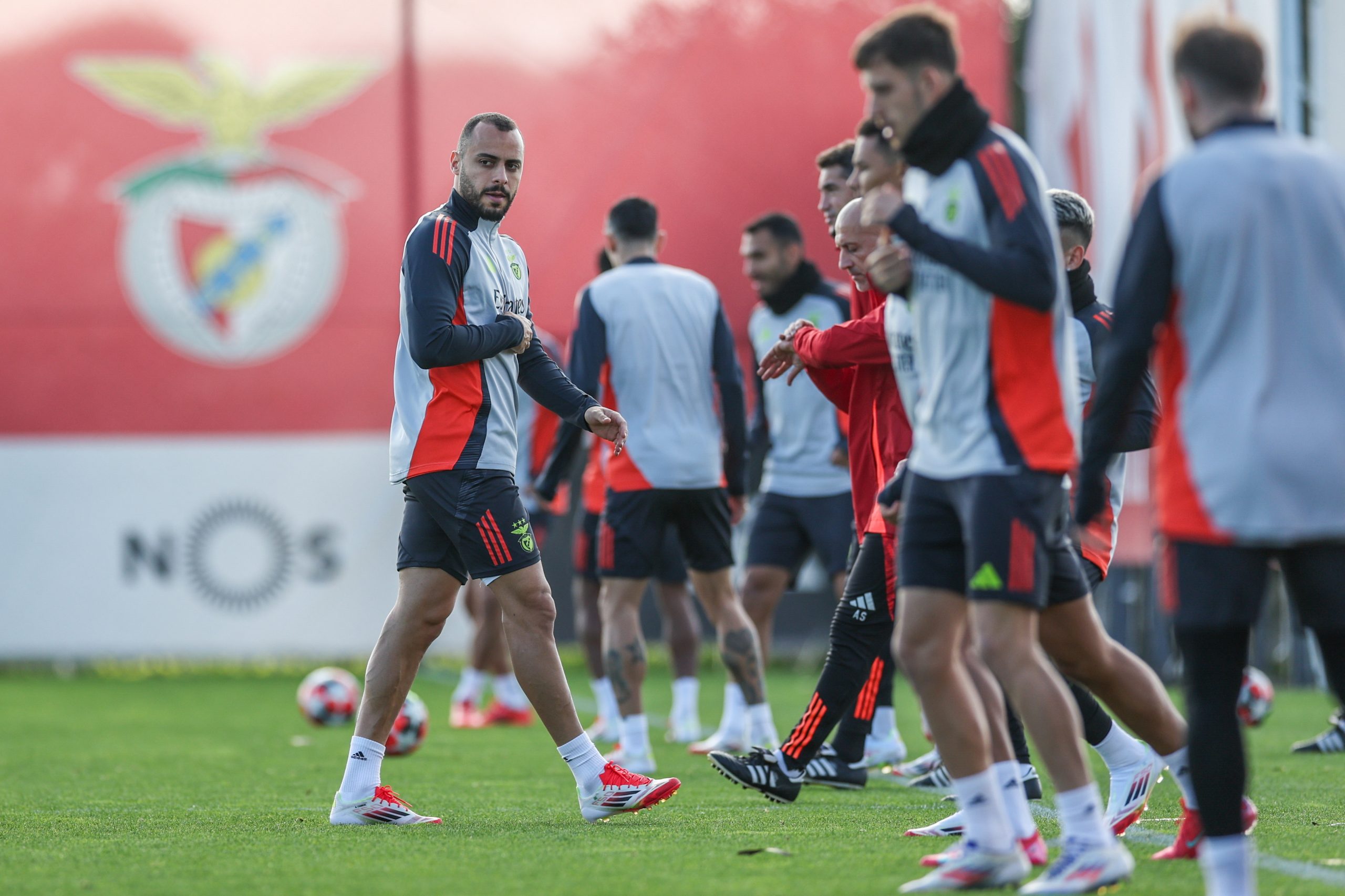 Benfica e Sporting na luta pelo apuramento diante adversários italianos