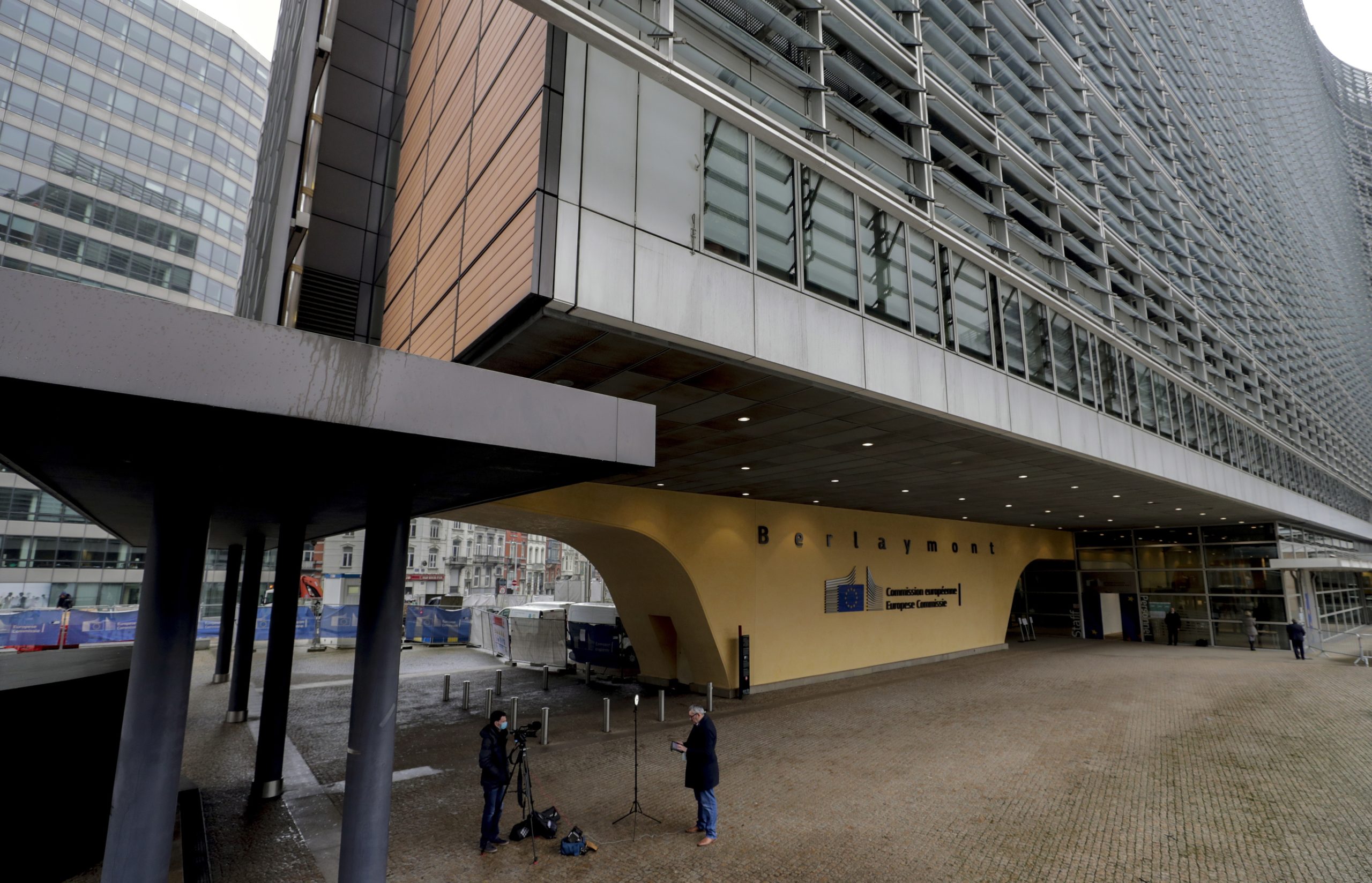 Bruxelas propõe diretrizes para negociar adesão da Ucrânia e Moldova à União Europeia