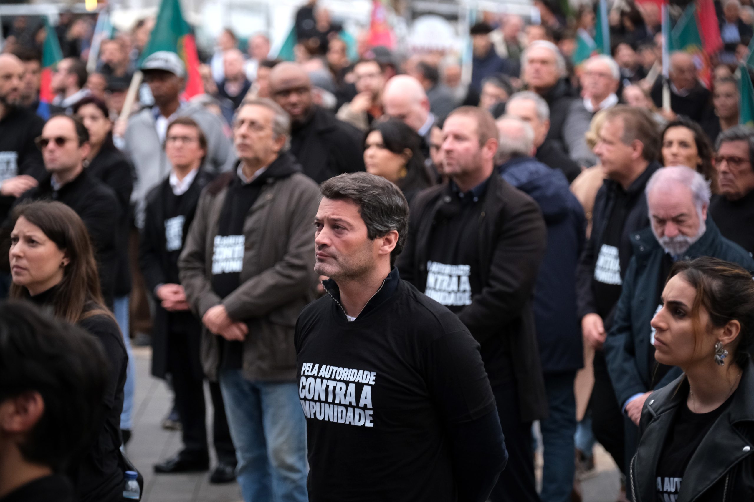 Centenas juntam-se a Ventura a favor das forças de segurança: “Portugueses querem um país em que haja mais direitos para as pessoas normais do que para criminosos”