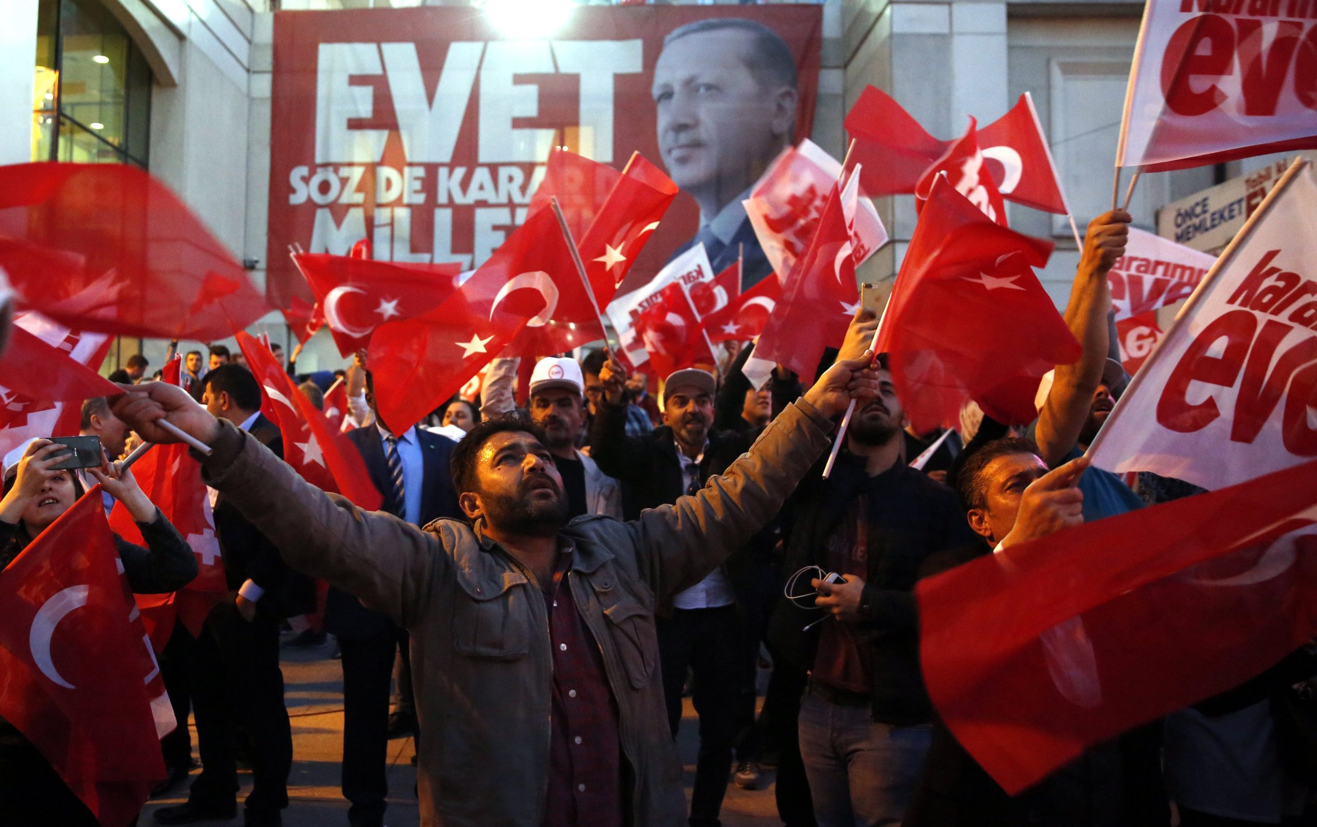 Estado de emergência na Turquia foi prolongado em mais três meses