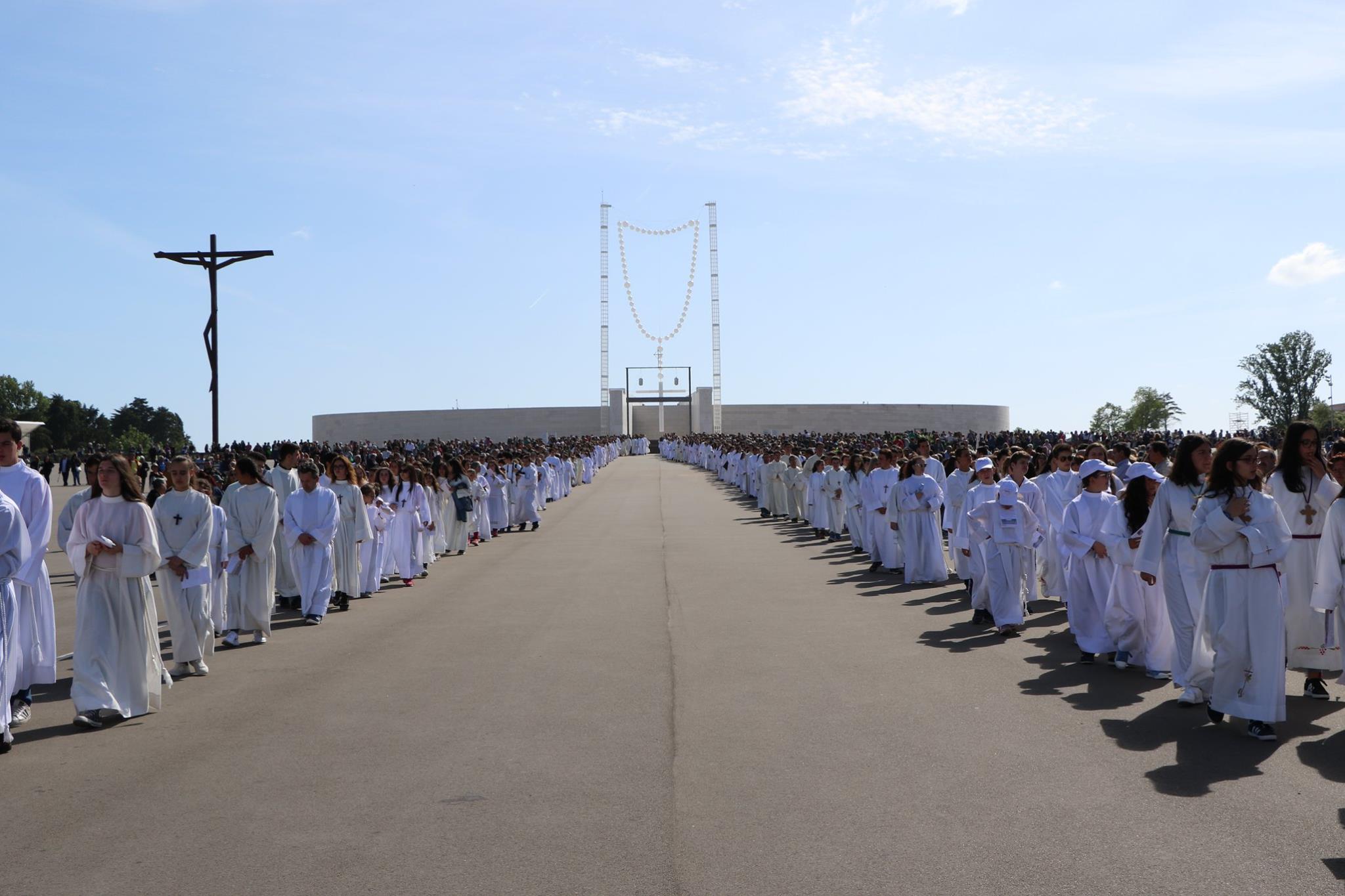 Terço gigante de Joana Vasconcelos inaugurado hoje no Santuário de Fátima