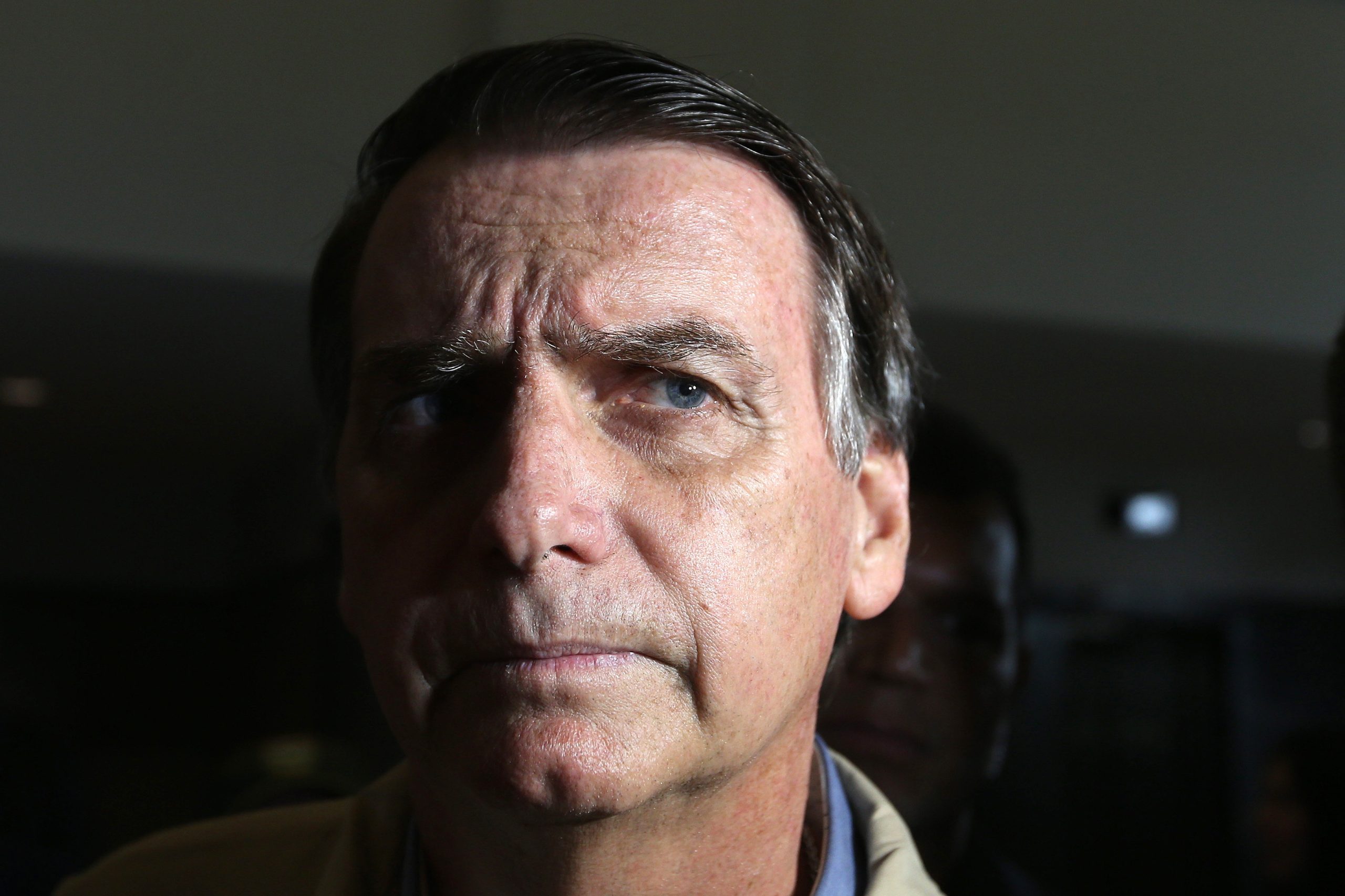Eleições no Brasil: Candidatura de Bolsonaro pode ser impugnada se for provado financiamento empresarial