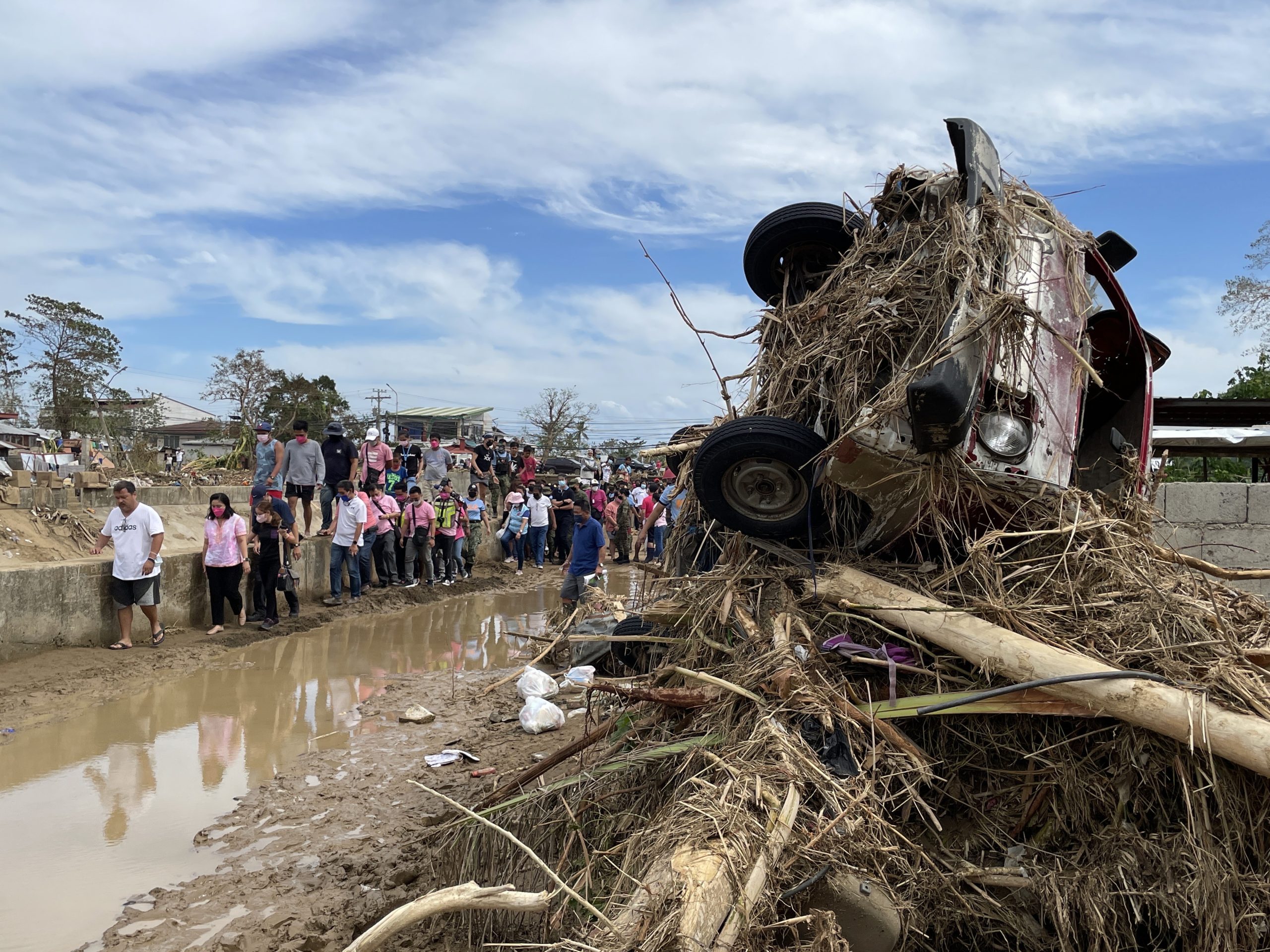 Filipinas declaram estado de calamidade em seis regiões afetadas pelo tufão