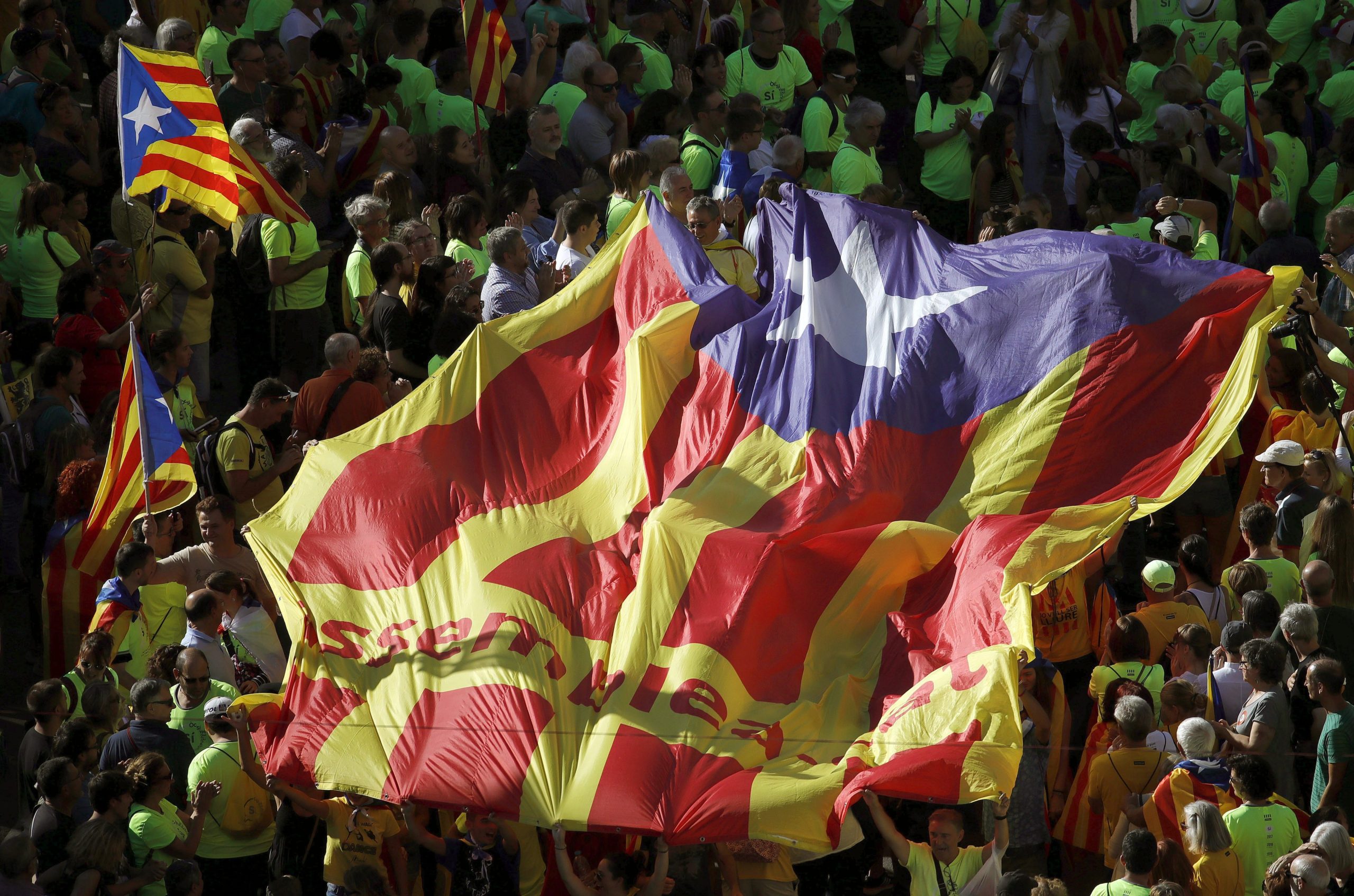 Separatistas catalães lançam campanha pelo “sim” no referendo