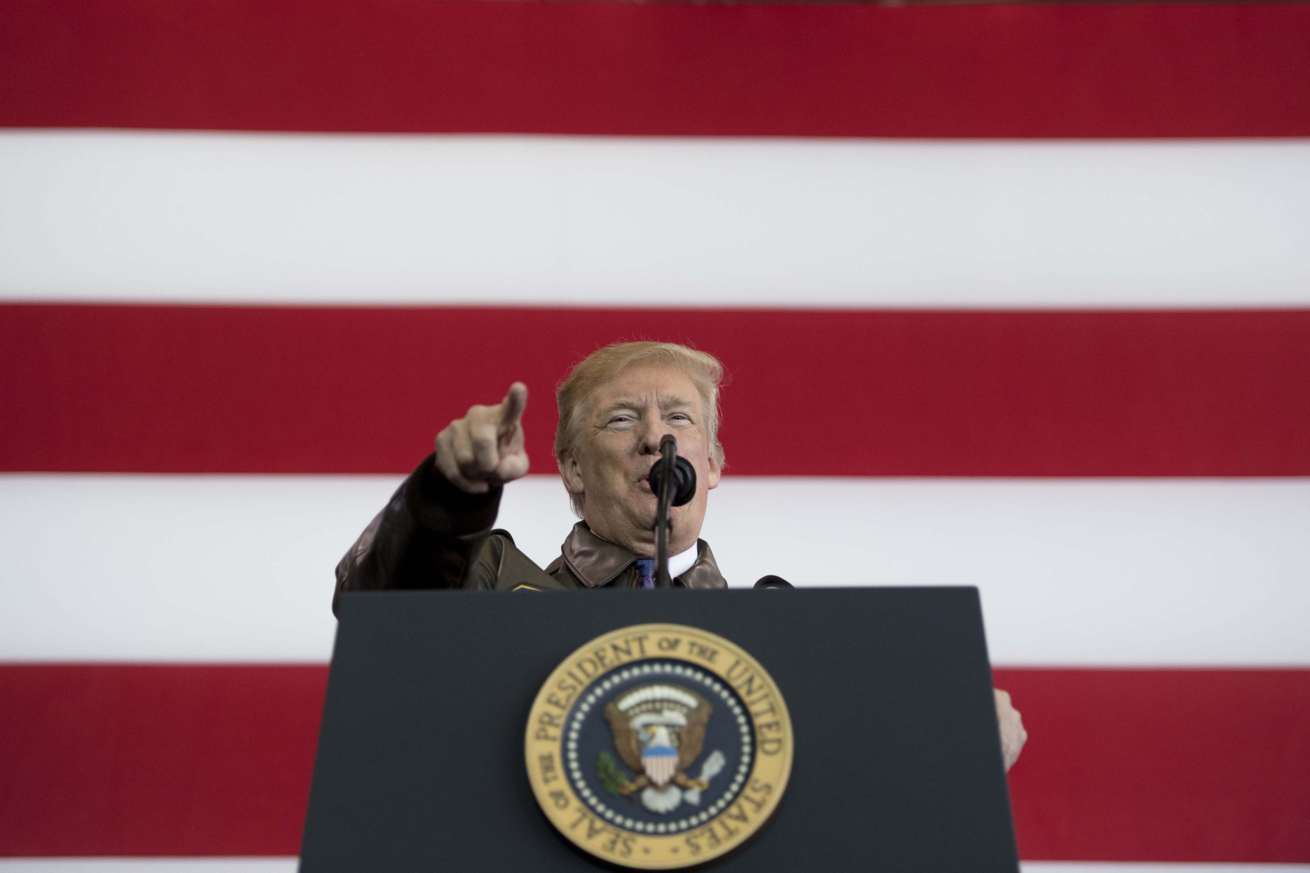 Ninguém pode impedir Trump de lançar ataque nuclear preventivo e Senado discute questão