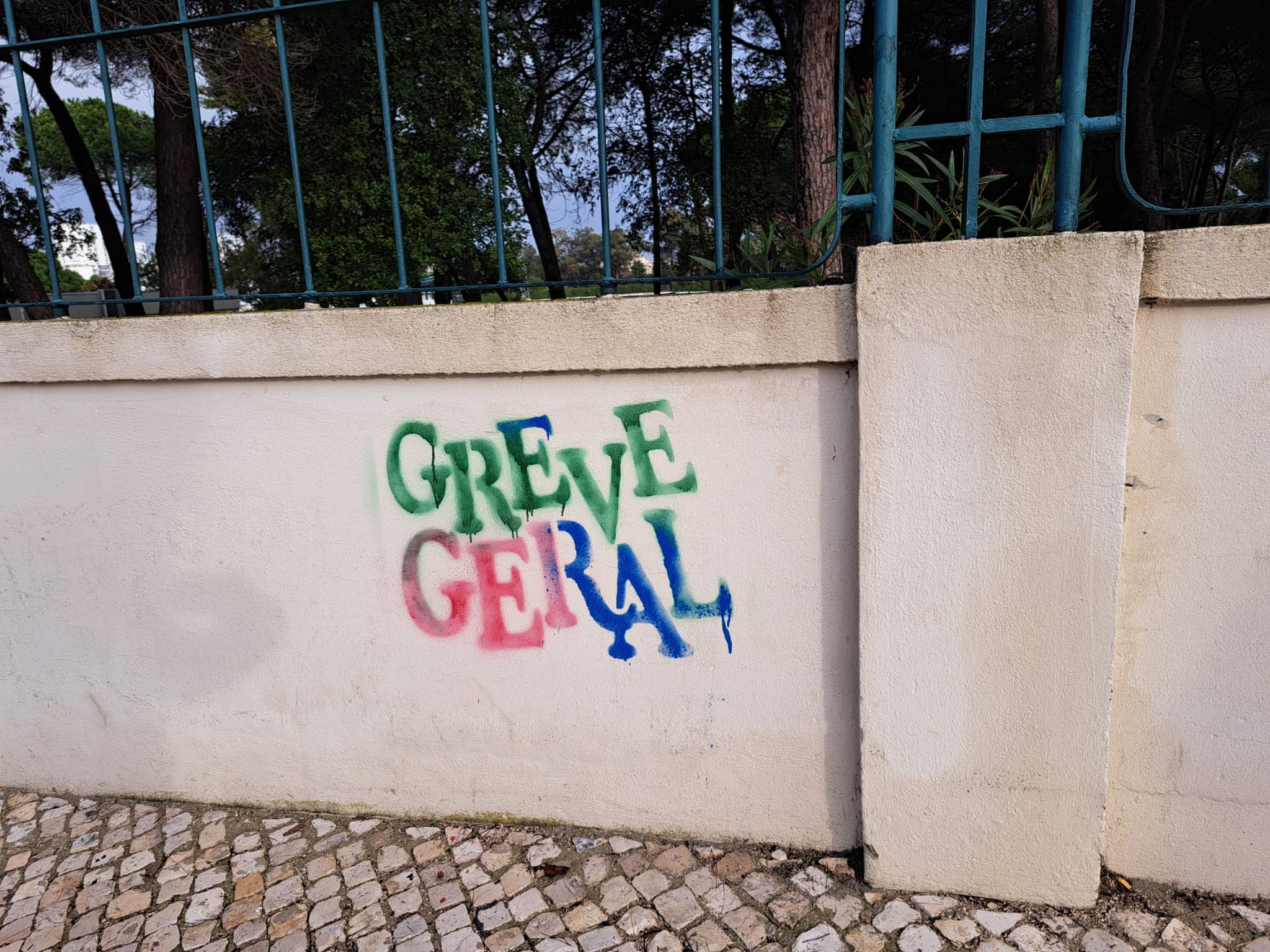Greve Geral: adesão histórica, “país a trabalhar” e ameaça de nova paralisação