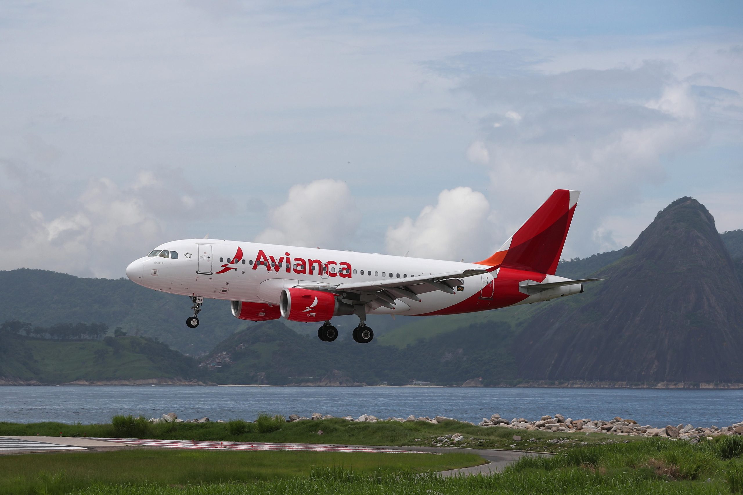 Justiça decreta falência da companhia aérea Avianca Brasil