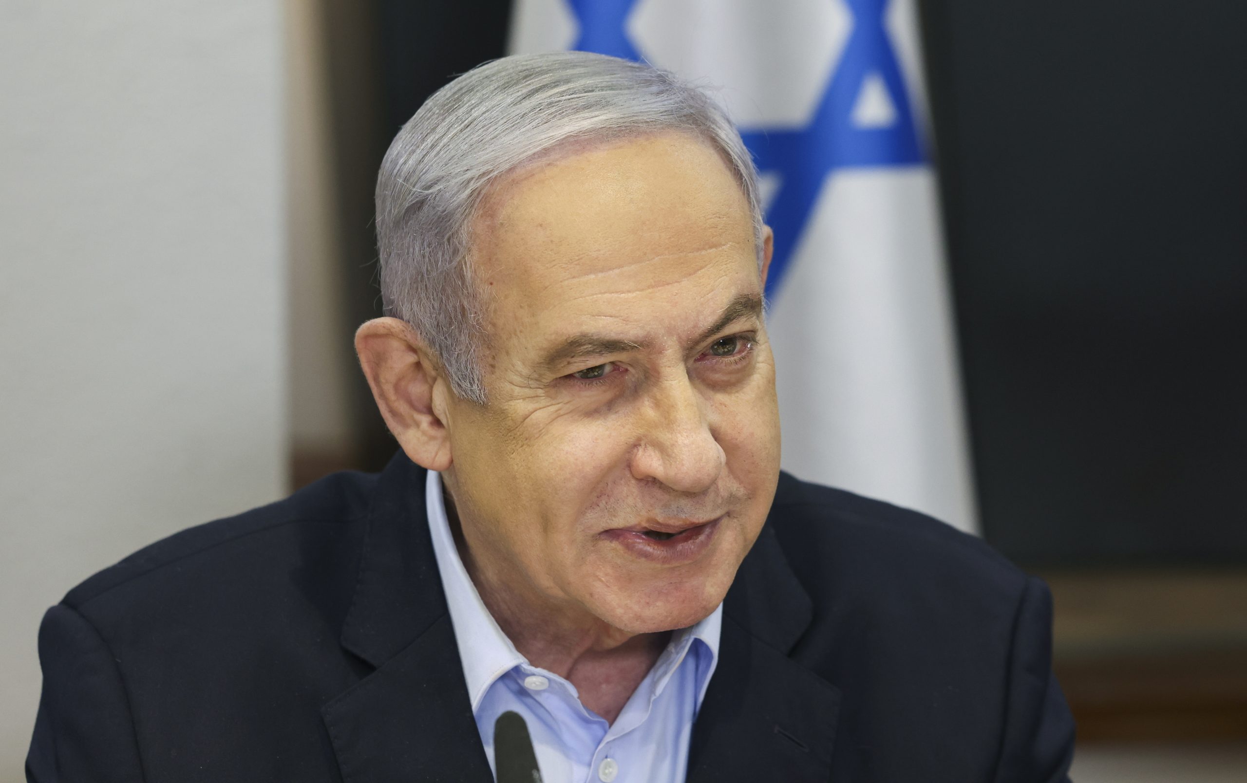 Israel pede saída de civis de Rafah