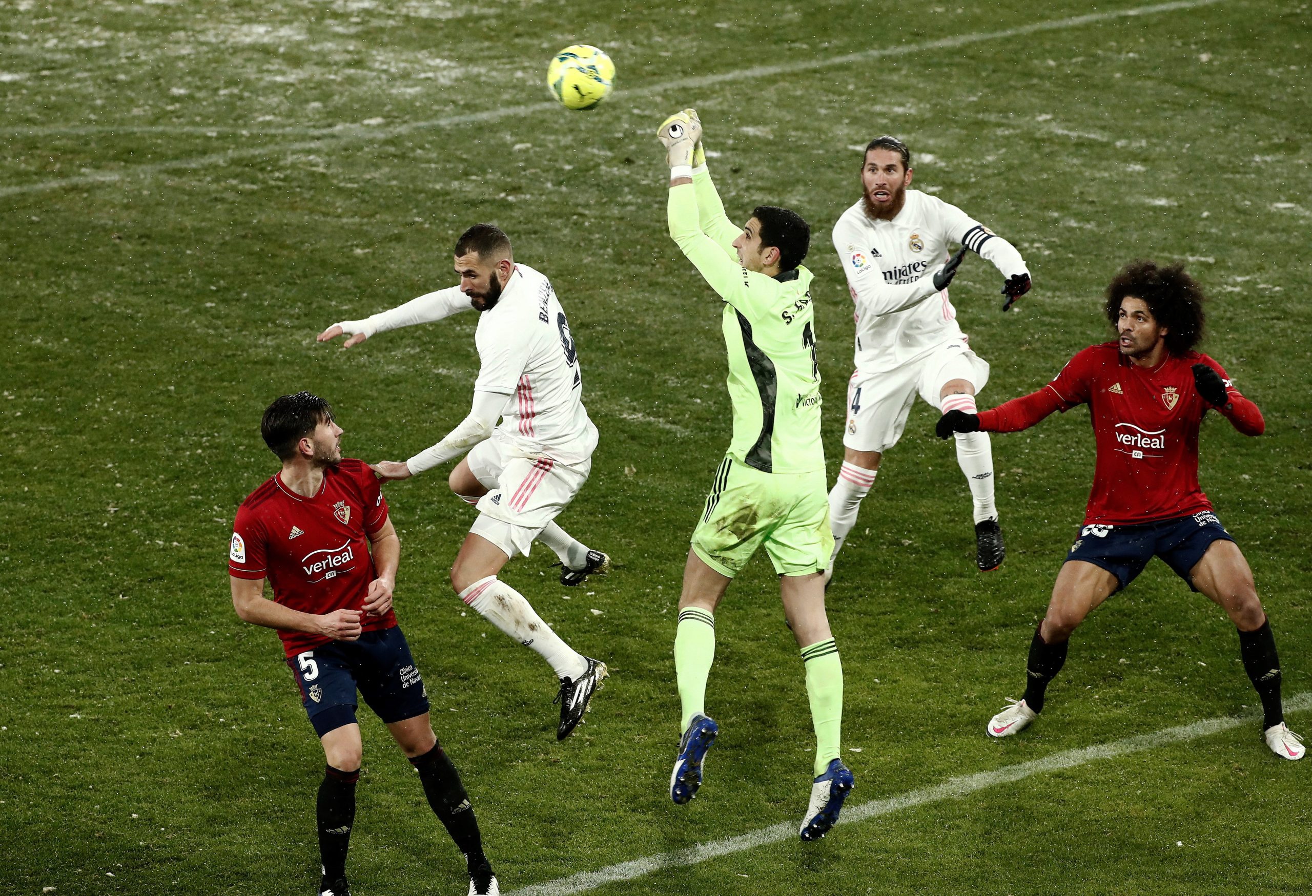 La Liga. Real Madrid empata e falha liderança na neve de Pamplona