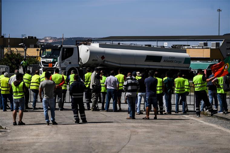 Motoristas: Incumprir serviços mínimos e requisição civil prejudica a economia, defende Antram