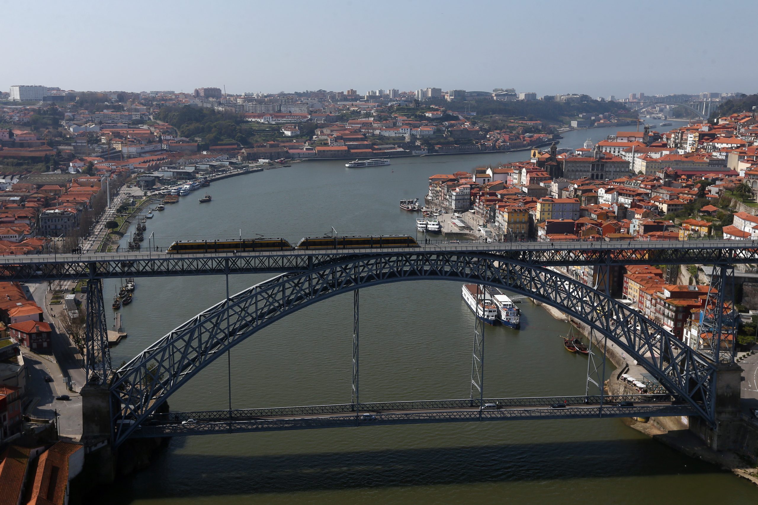 Porto. Linha Amarela do Metro condicionada na quarta e quinta-feira devido a filmagens na ponte D. Luís