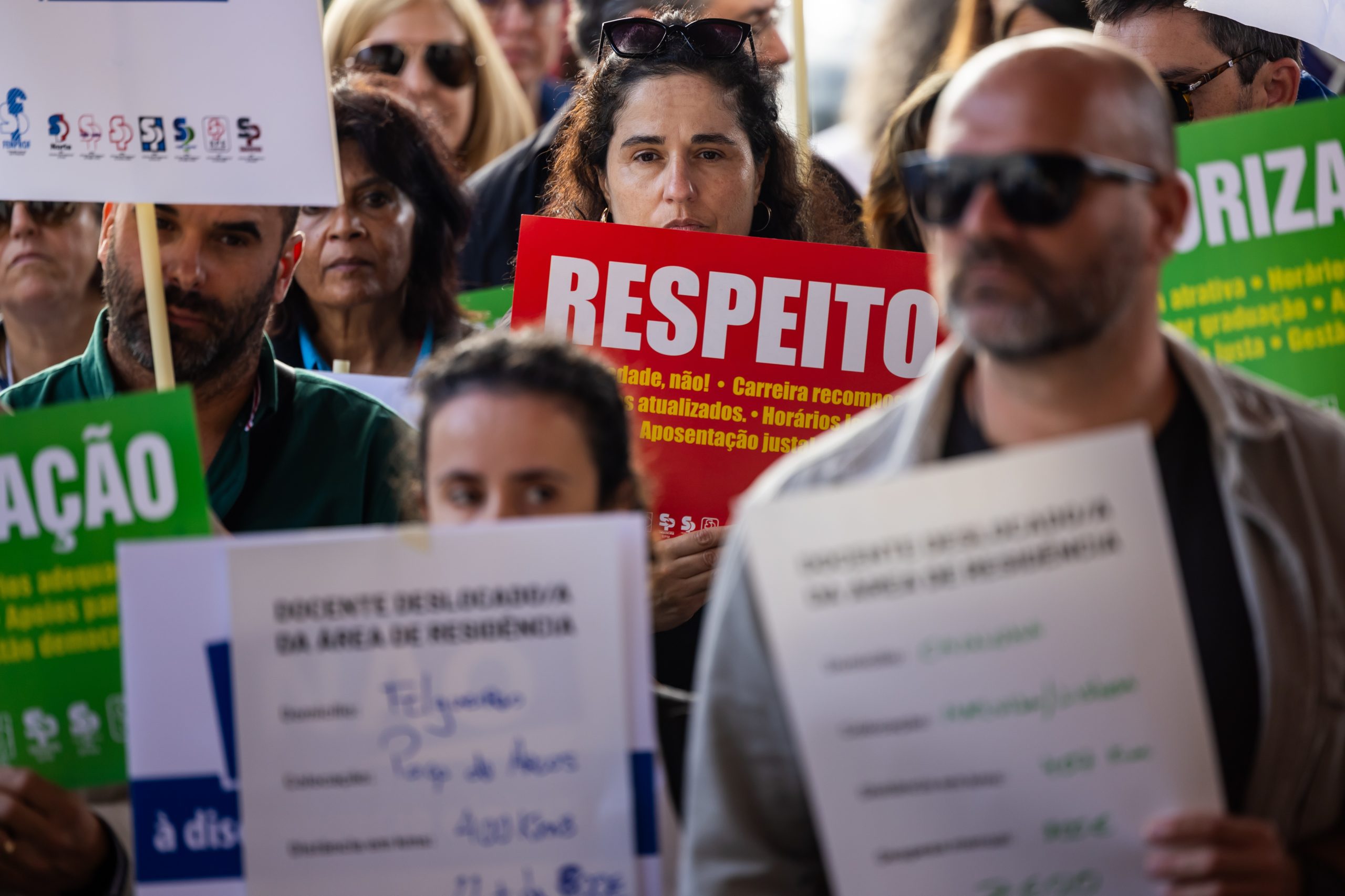 Sindicatos e Governo retomam negociações para decidir futuro da carreira dos professores