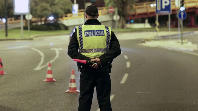 Sindicato da PSP pede solução segura para transportar ao hospital retidos na fronteira