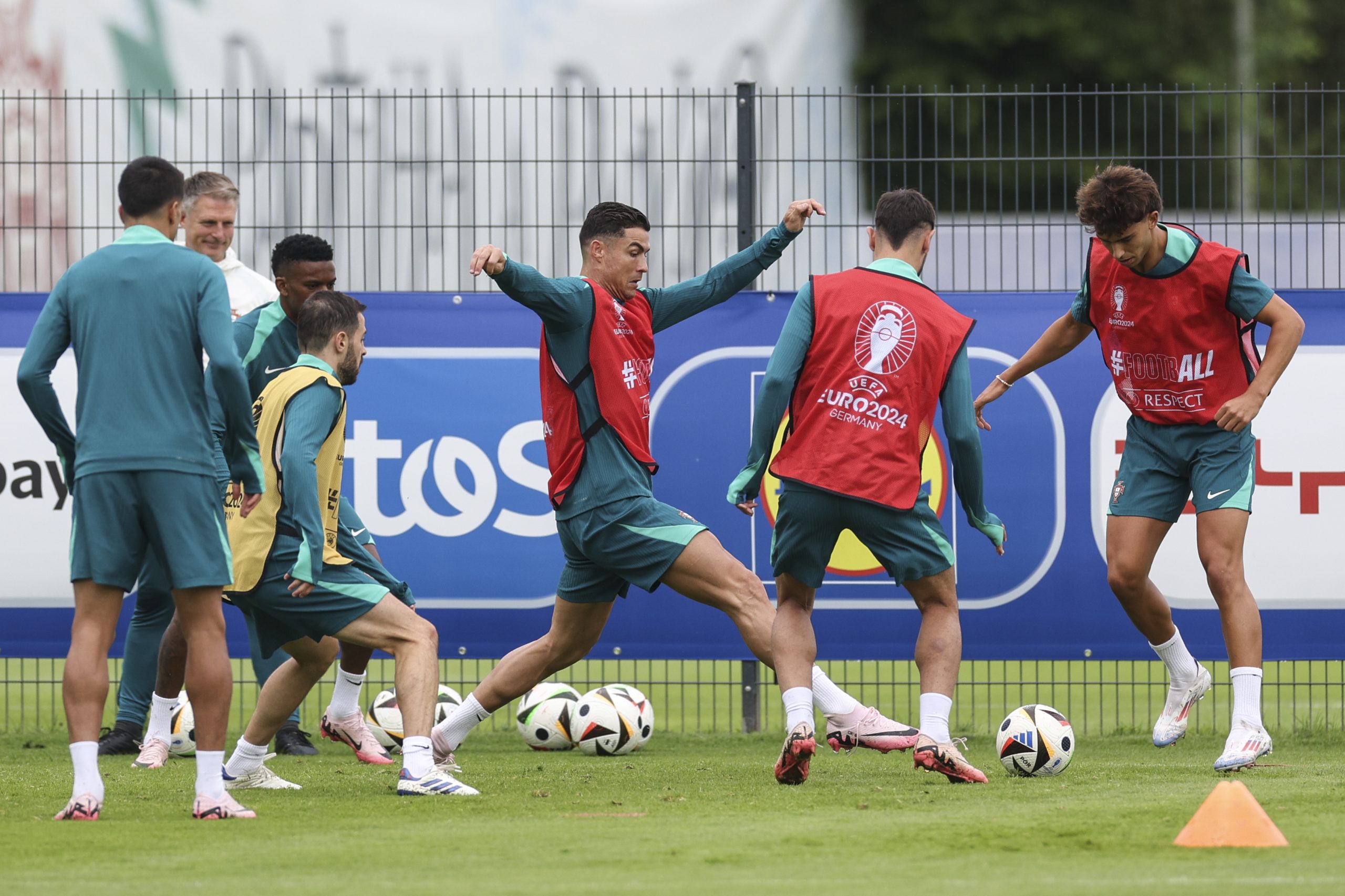 Euro2024: Portugal enfrenta França na luta pela sexta presença nas meias-finais