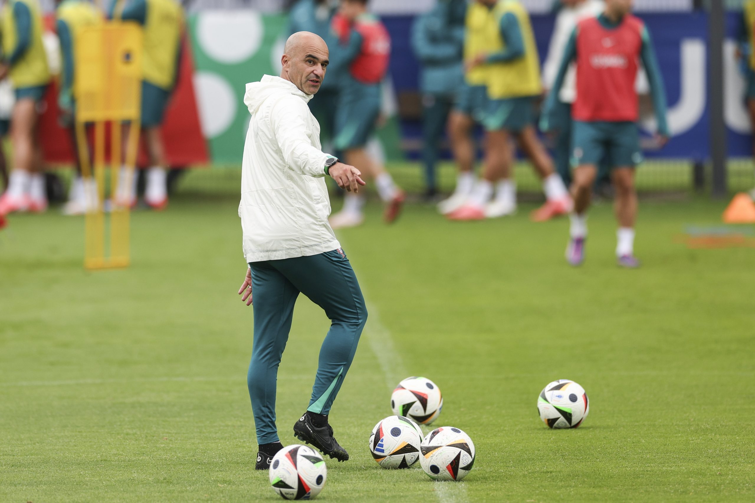 Martínez vive bem com as críticas e volta a garantir Portugal “preparado”