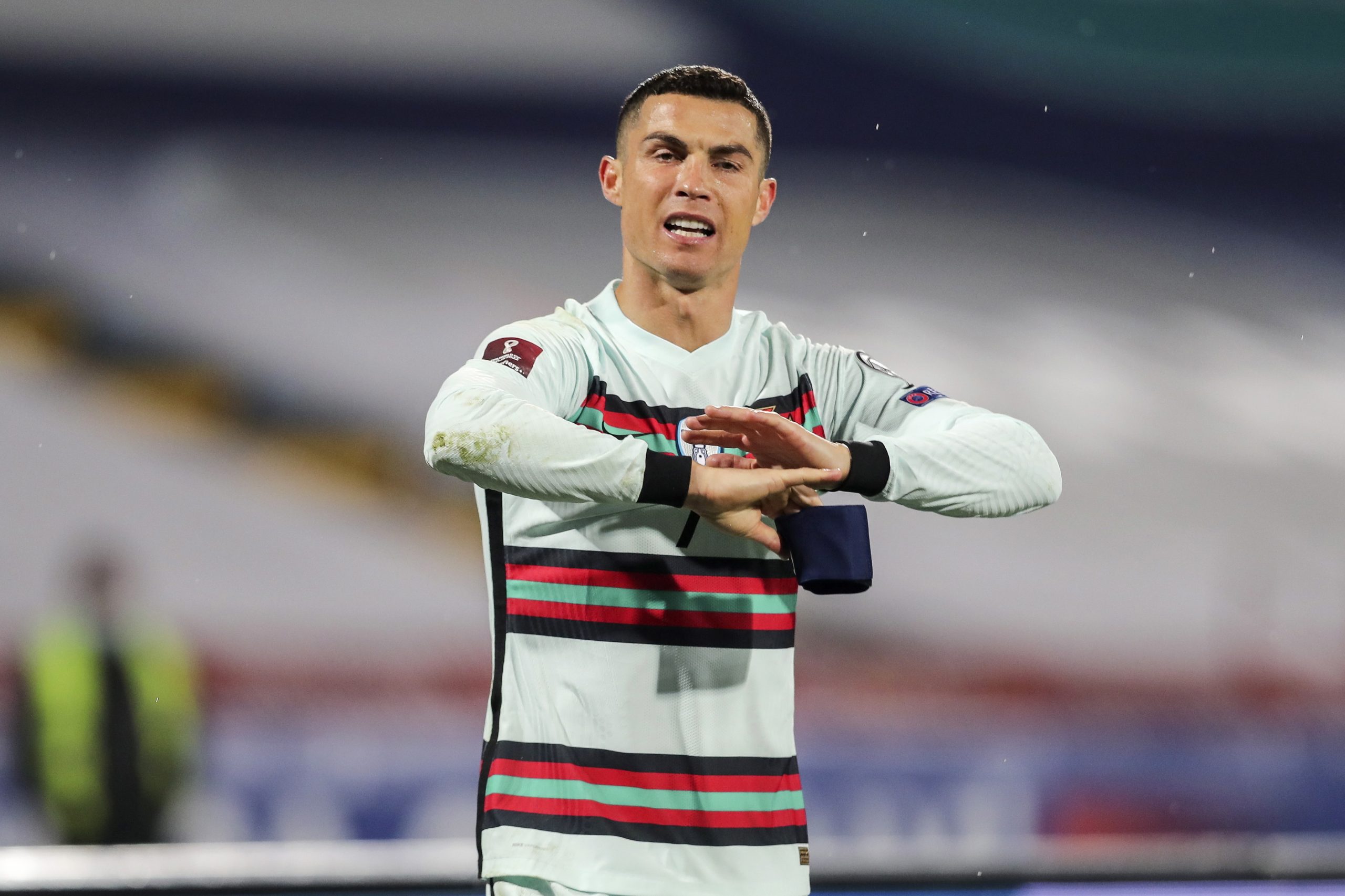 Ronaldo “estava zangado com razão” acerca do golo não validado ante a Sérvia, diz Pirlo