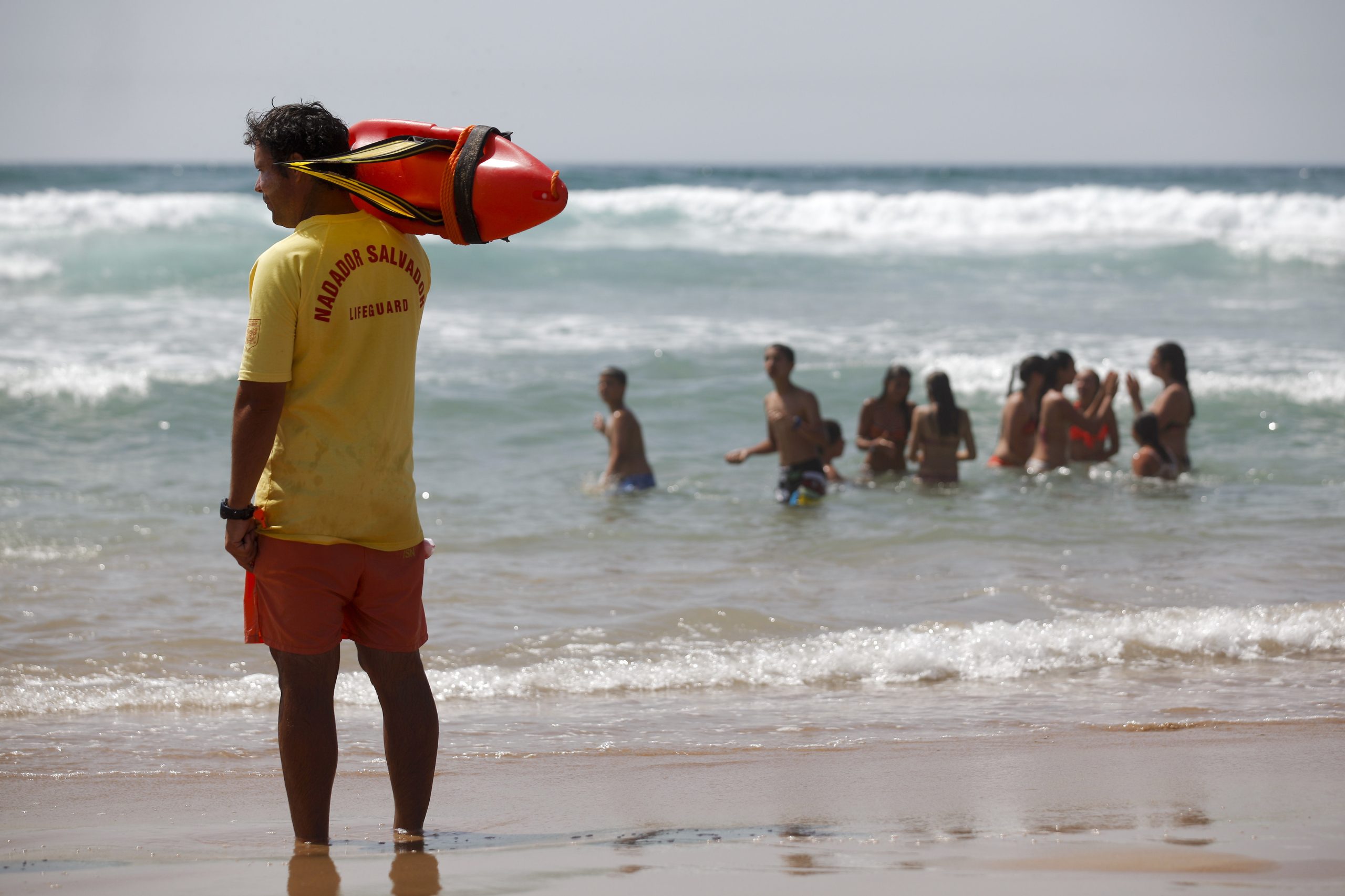 Na falta de nadadores-salvadores, associação de municípios propõe criação de carreira profissional