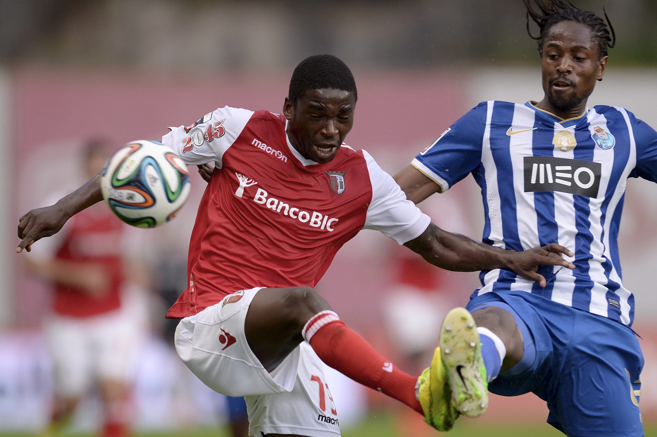 FC Porto empresta Abdoulaye Ba ao 1860 Munique de Vítor Pereira