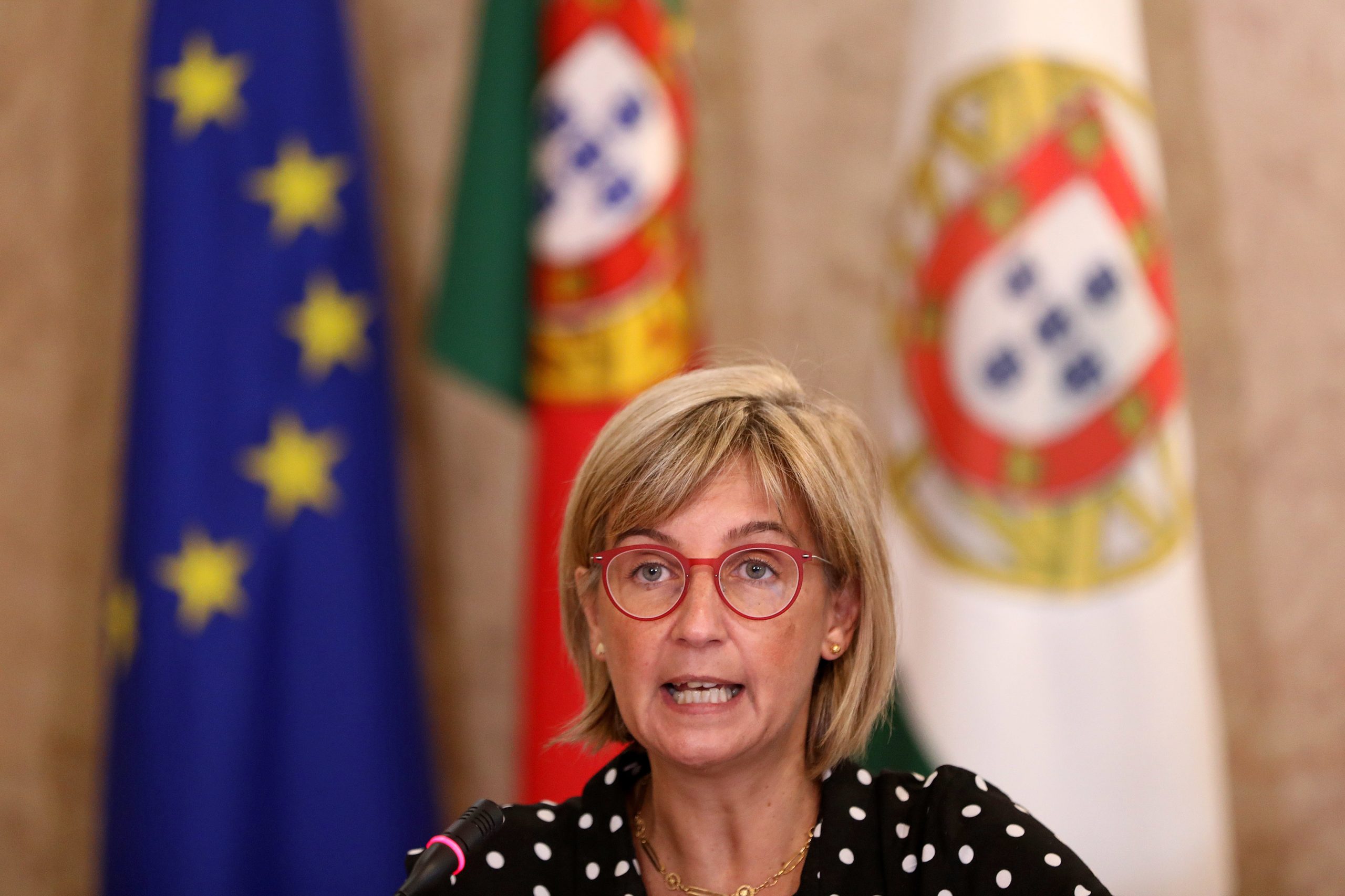 Vice do PSD defende saída da ministra da Saúde, presidente do PS elogia ação “positiva e atenta”
