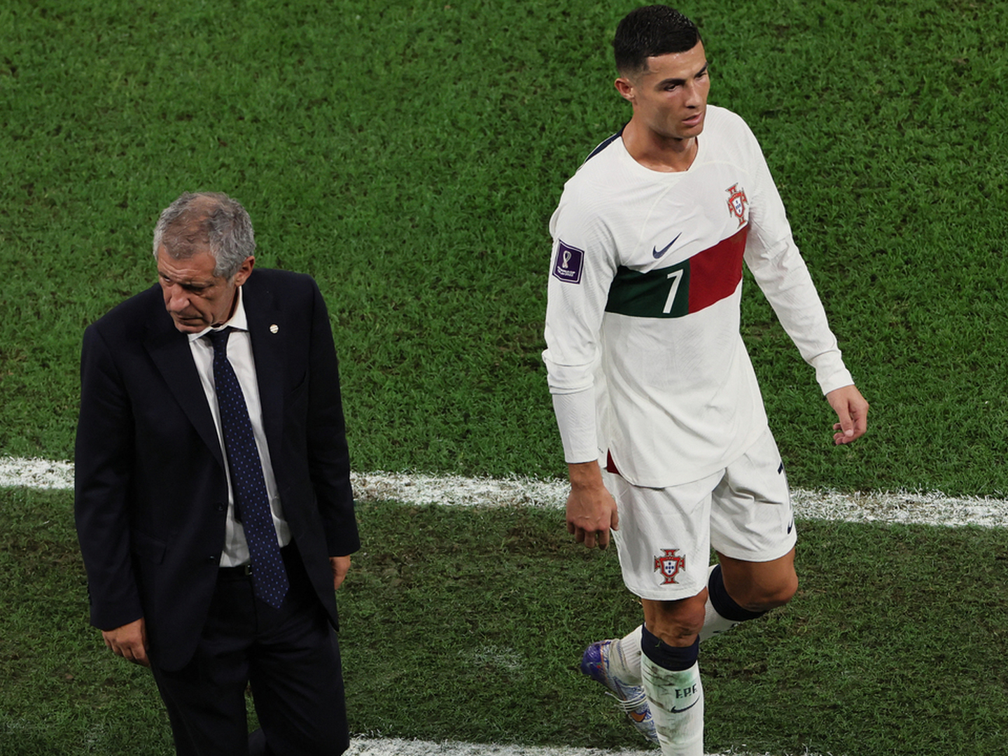 Fernando Santos explica momento tenso na substituição de Ronaldo