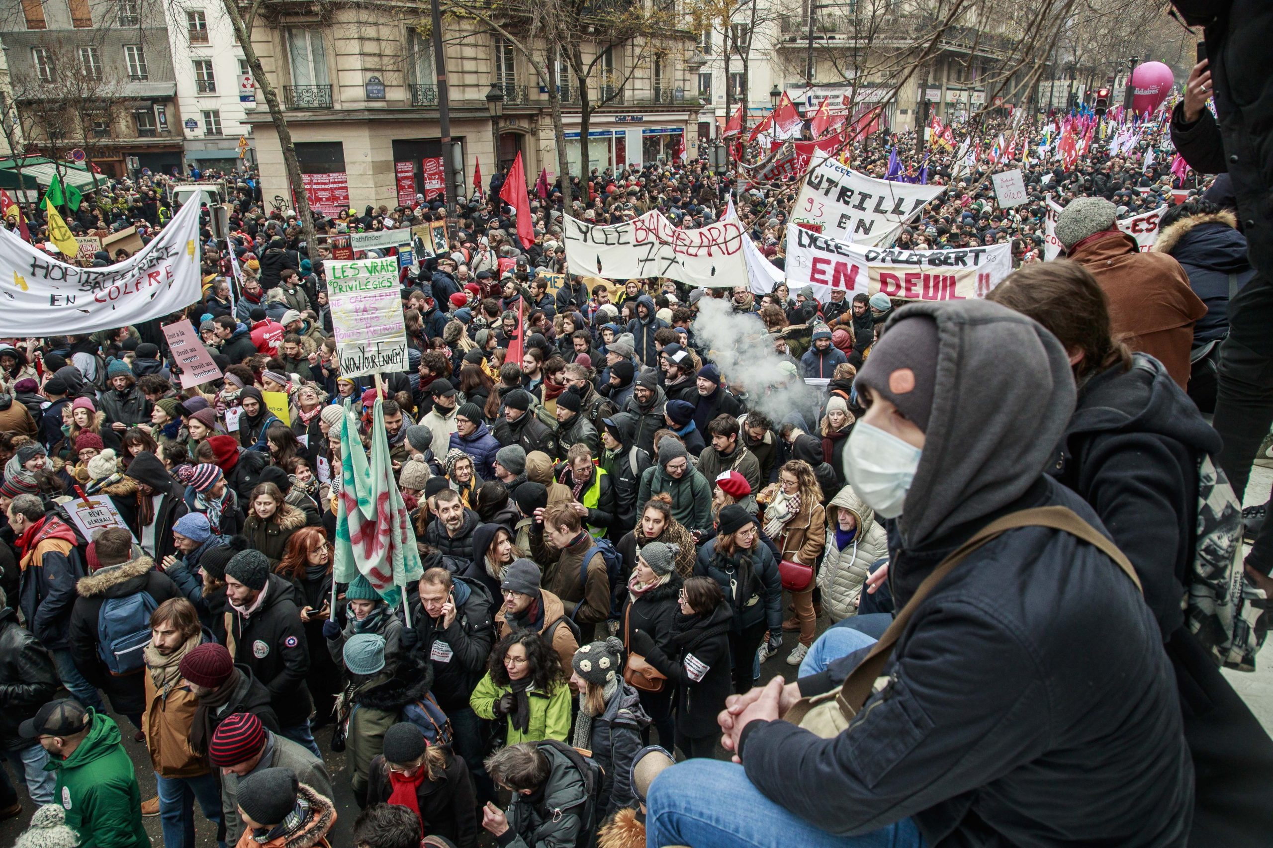Sindicatos franceses avisam que protestos vão continuar. “Vamos reunir-nos todos na rua a 10 de dezembro”