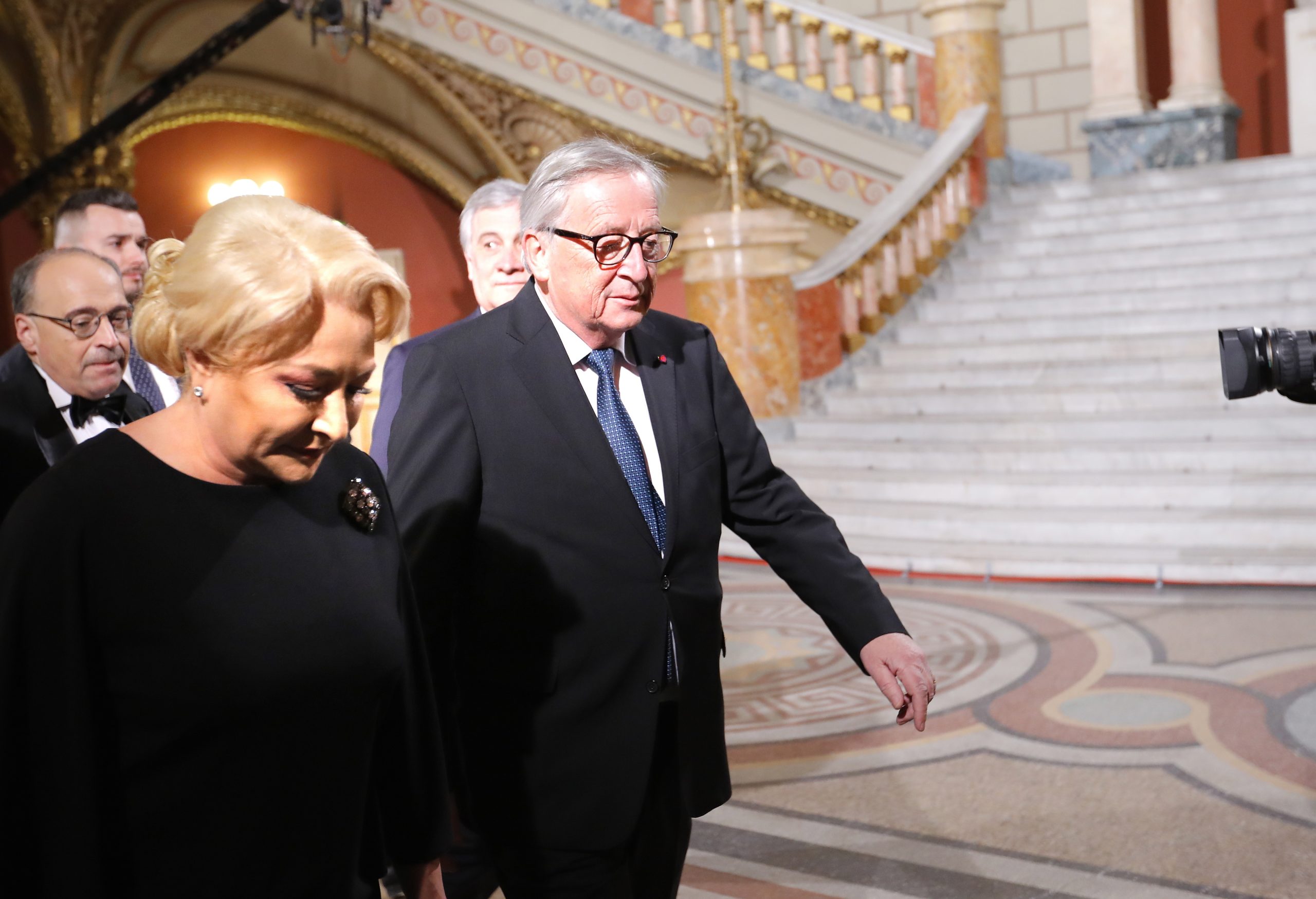 Juncker defende não haver “cedência possível” na luta contra a corrupção