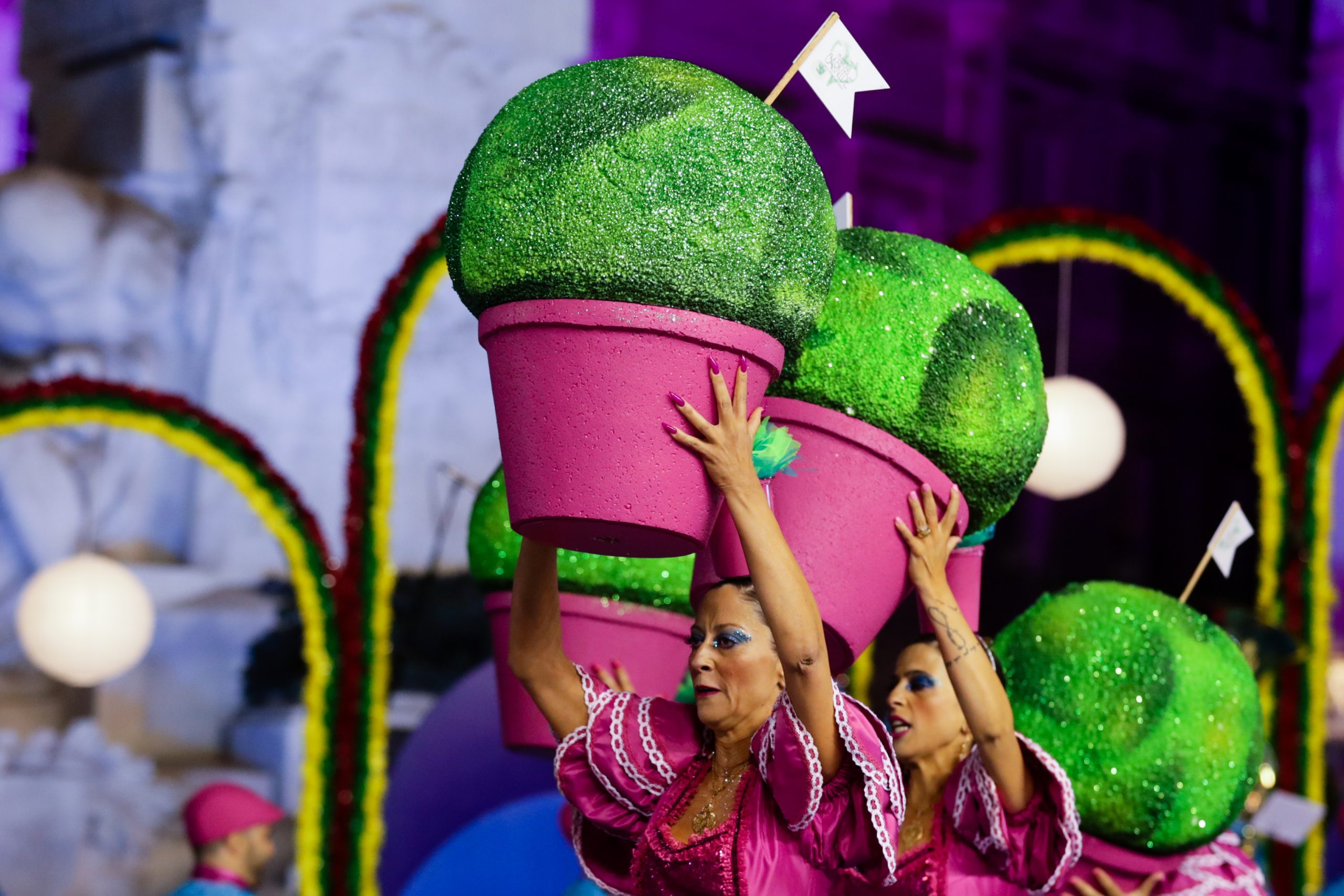 As Artes Contemporâneas, o teatro e as Marchas de Lisboa em casa. Veja o que pode fazer hoje