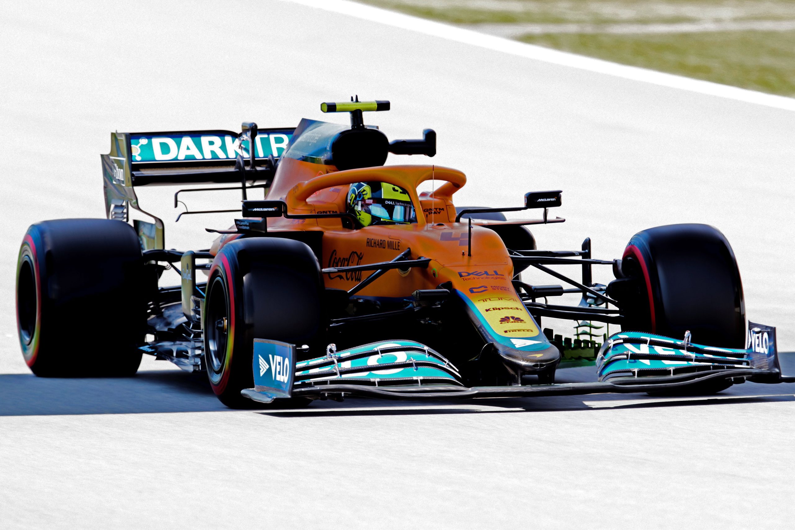 Lando Norris prolonga contrato com a McLaren por “vários anos”