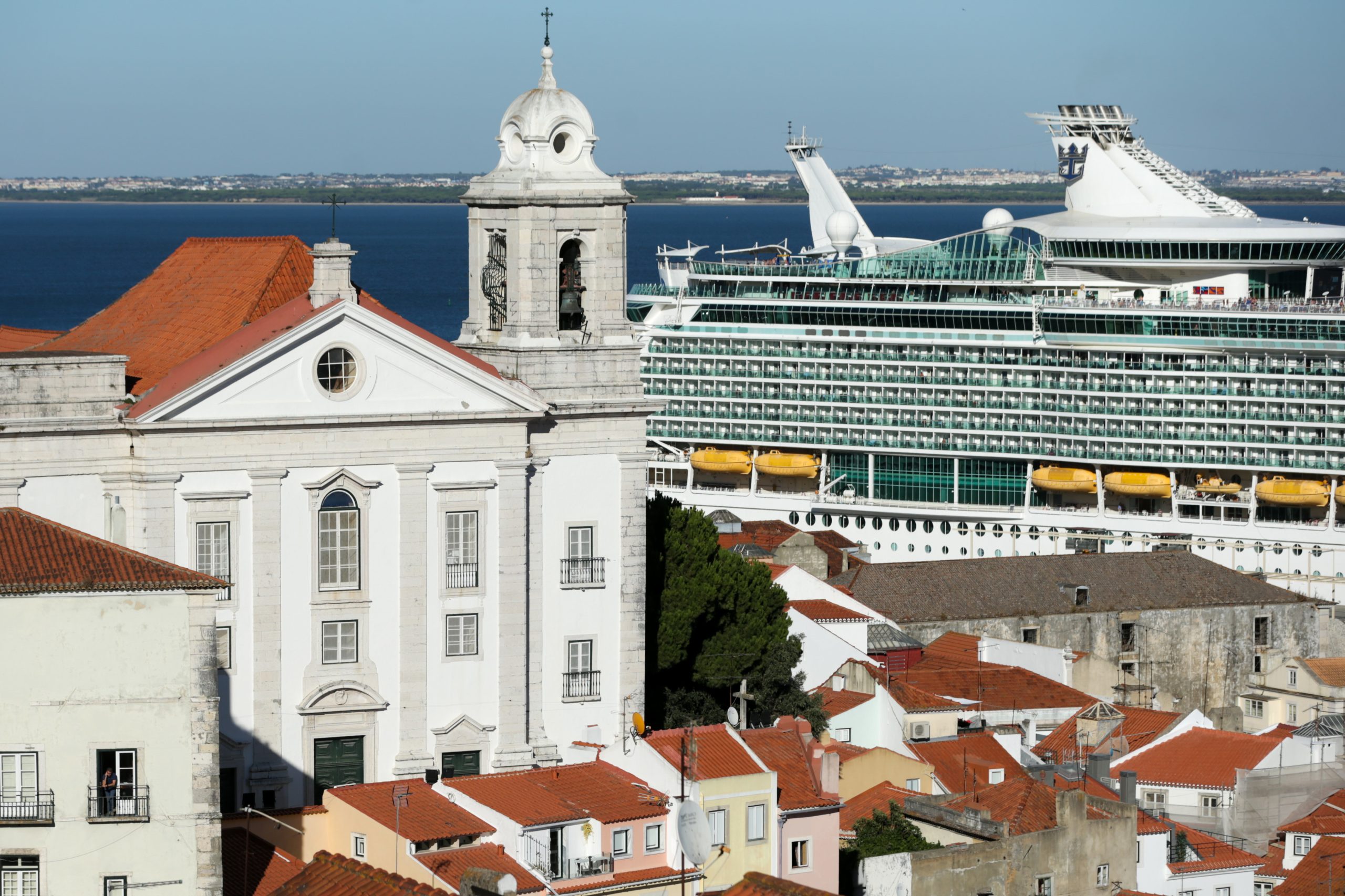 Covid-19: SEF indica que todos os cidadãos a bordo do navio serão objeto de testes de despistagem