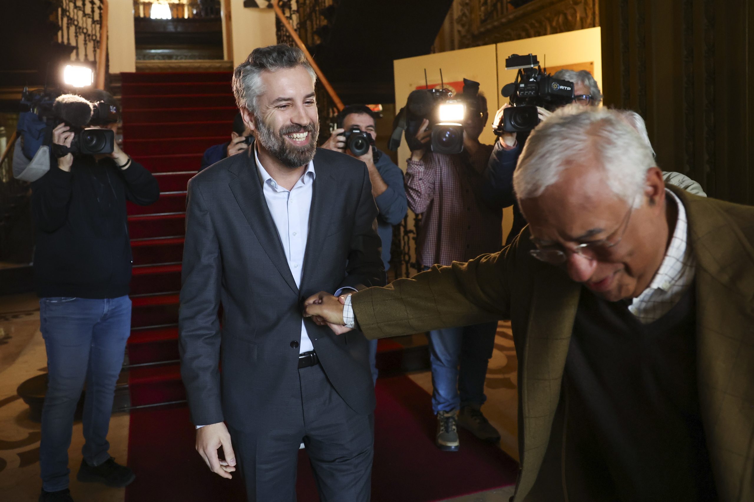 Pedro Nuno Santos diz que Costa tem espaço de possibilidades aberto e terá o partido ao seu lado