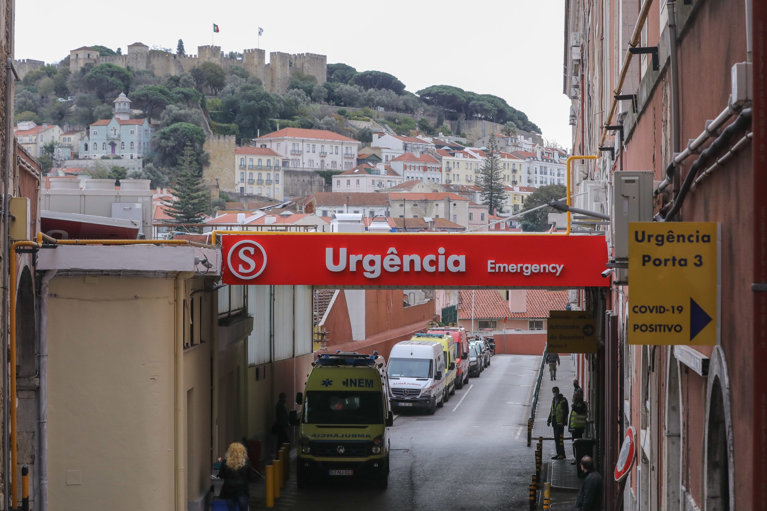 Hospitais de Lisboa ativam planos de contingência e São José adia alguma atividade programada